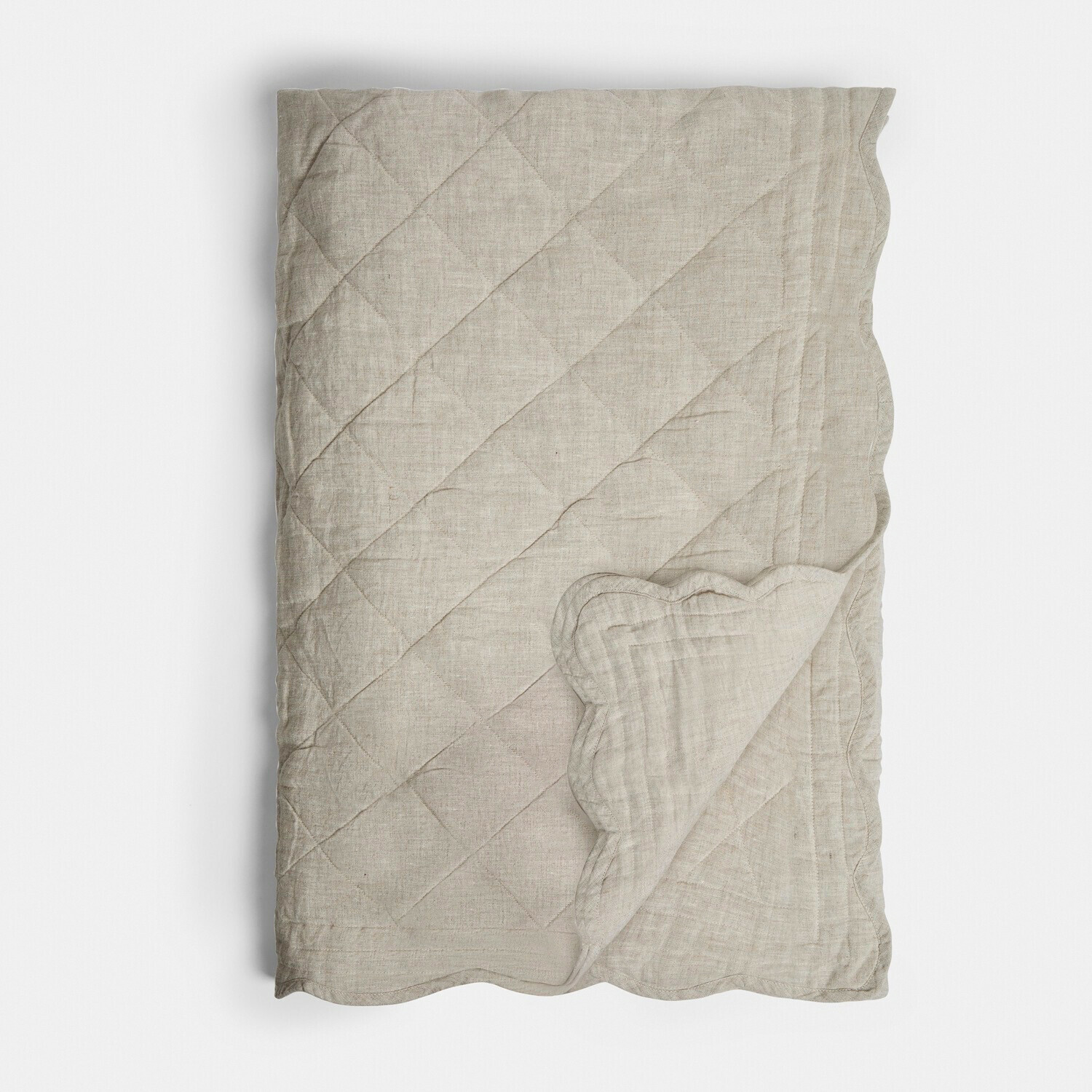 Quilt Fluttery Beige gesteppte Leinenbettdecke mit dekorativem welligem Rand, weicher natürlicher Stoff fürs Schlafzimmer