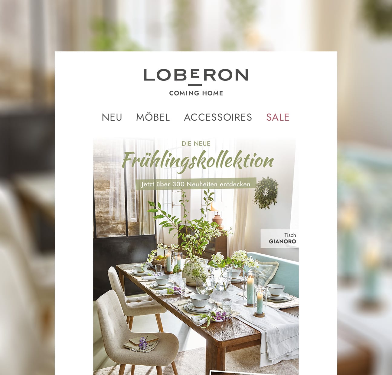 Holztisch Gianoro in hellem Raum mit Frühlingsdekoration und Kerzen auf dem Tisch