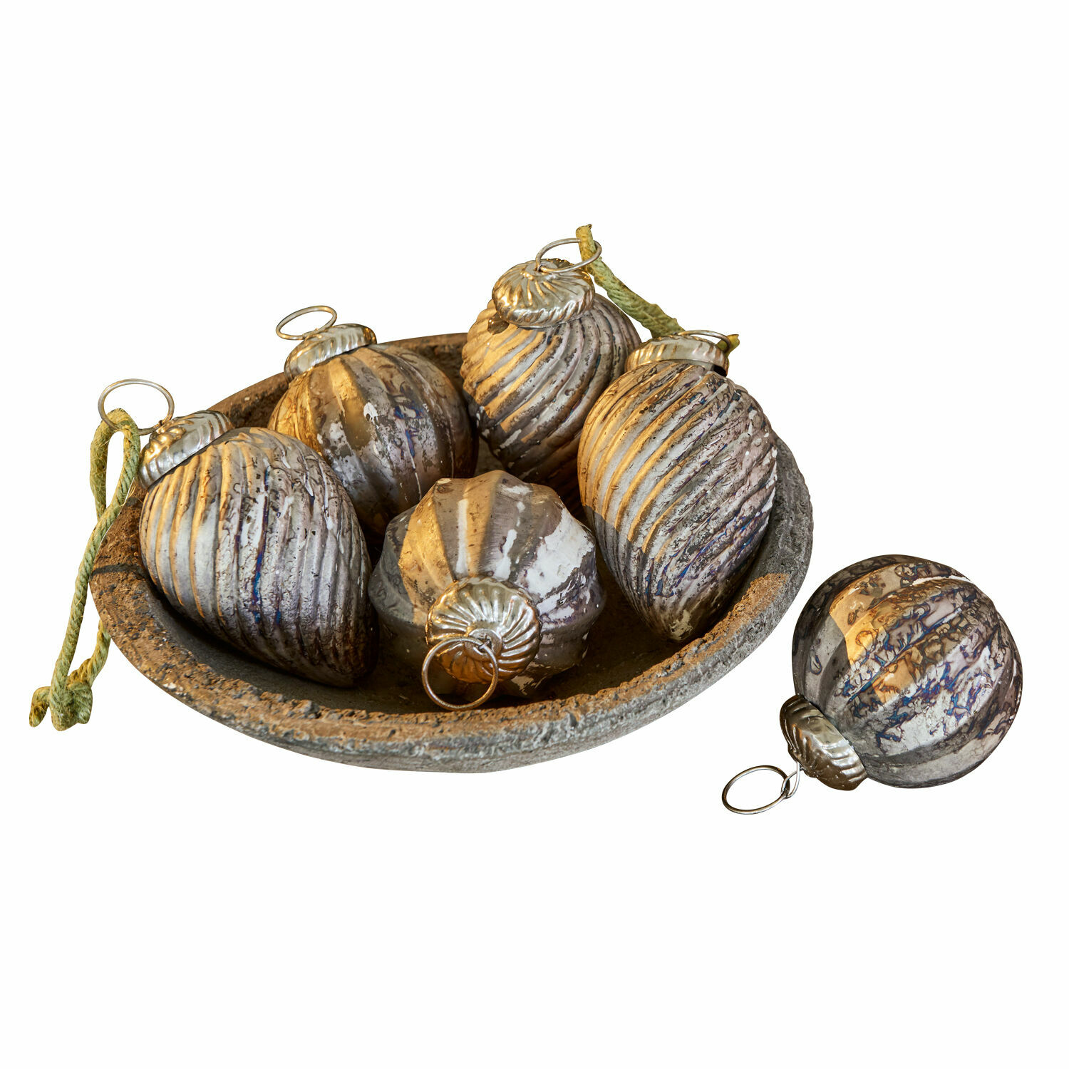 Weihnachtsschmuck 6er Set Miras Set aus 6 silbernen Weihnachtskugeln aus Glas mit metallischem Glanz für festliche Dekoration