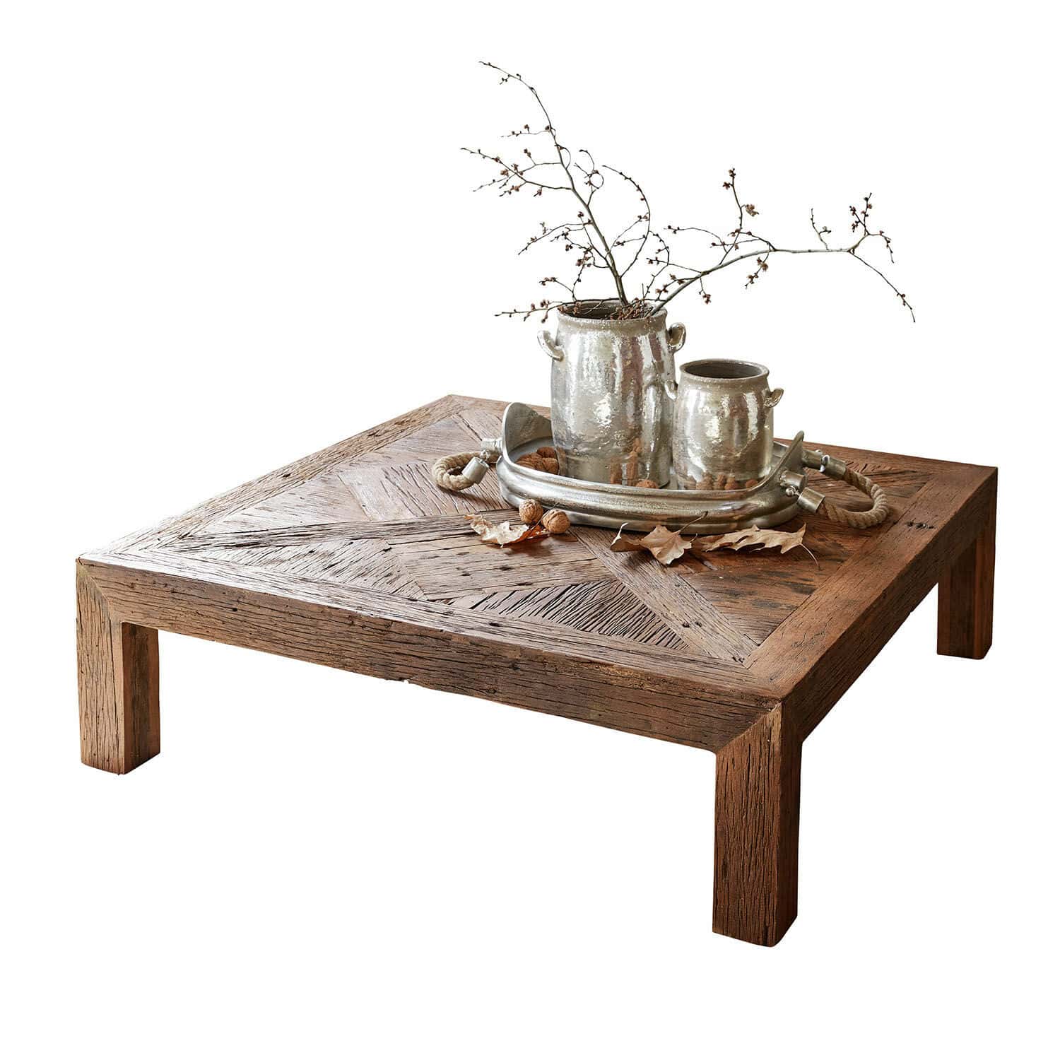 Couchtisch Vivacetto Quadratischer Couchtisch aus Holz mit dekorativen Metallvasen und Zweigen darauf