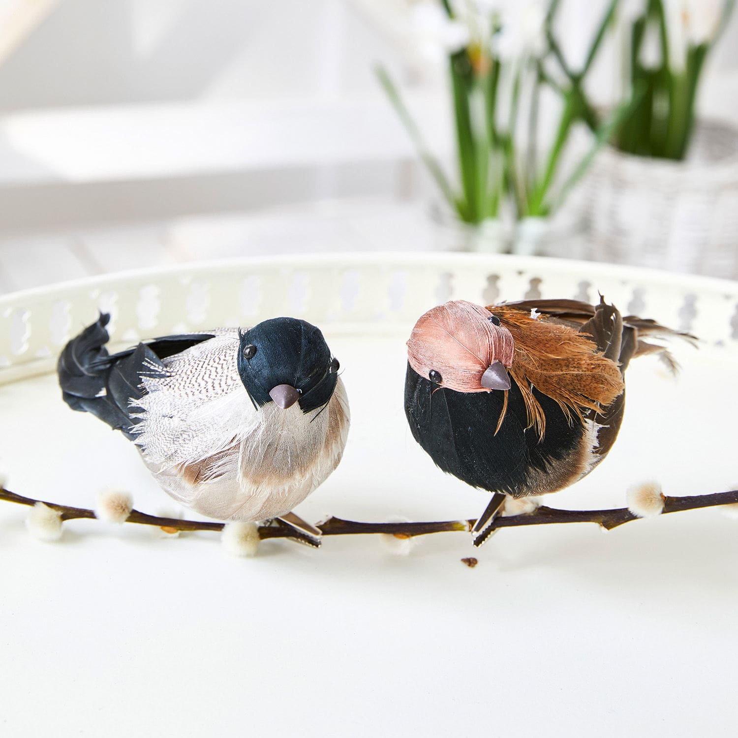 Vogel 2er Set Harera Dekorative Vögel aus Federn in natürlichen Farben auf Zweig, stilvolle Wohnraumdekoration