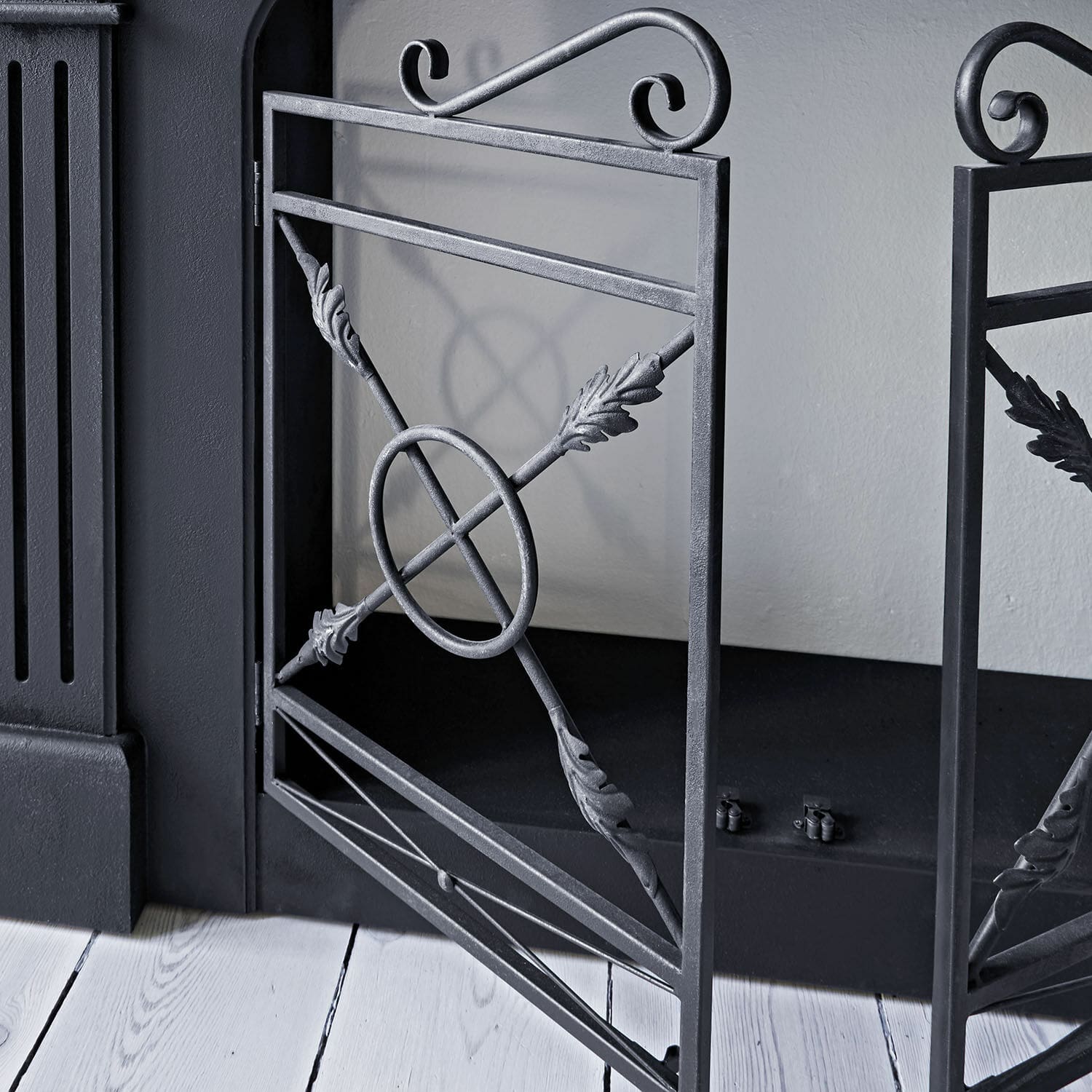 Kaminkonsole Hollowfield