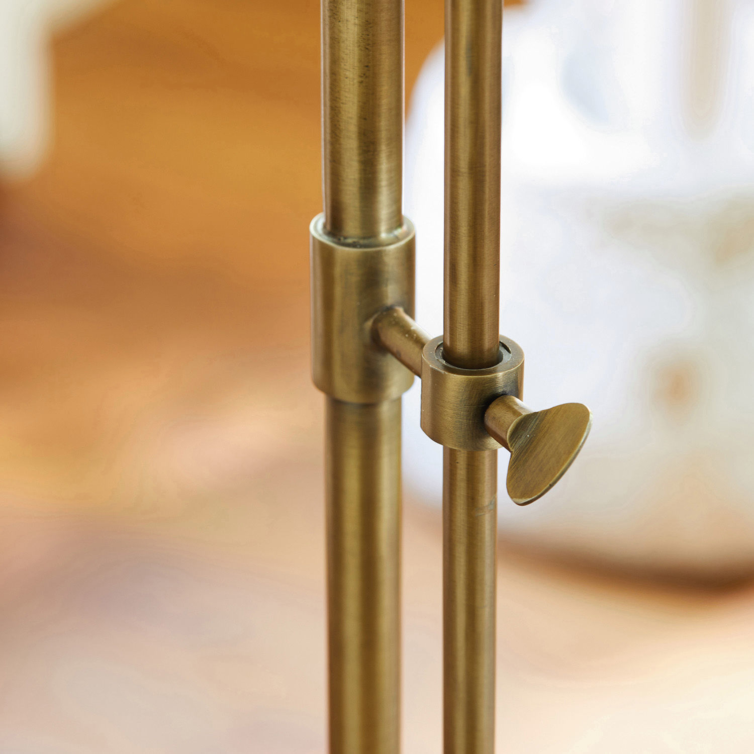 Stehlampe Lyna