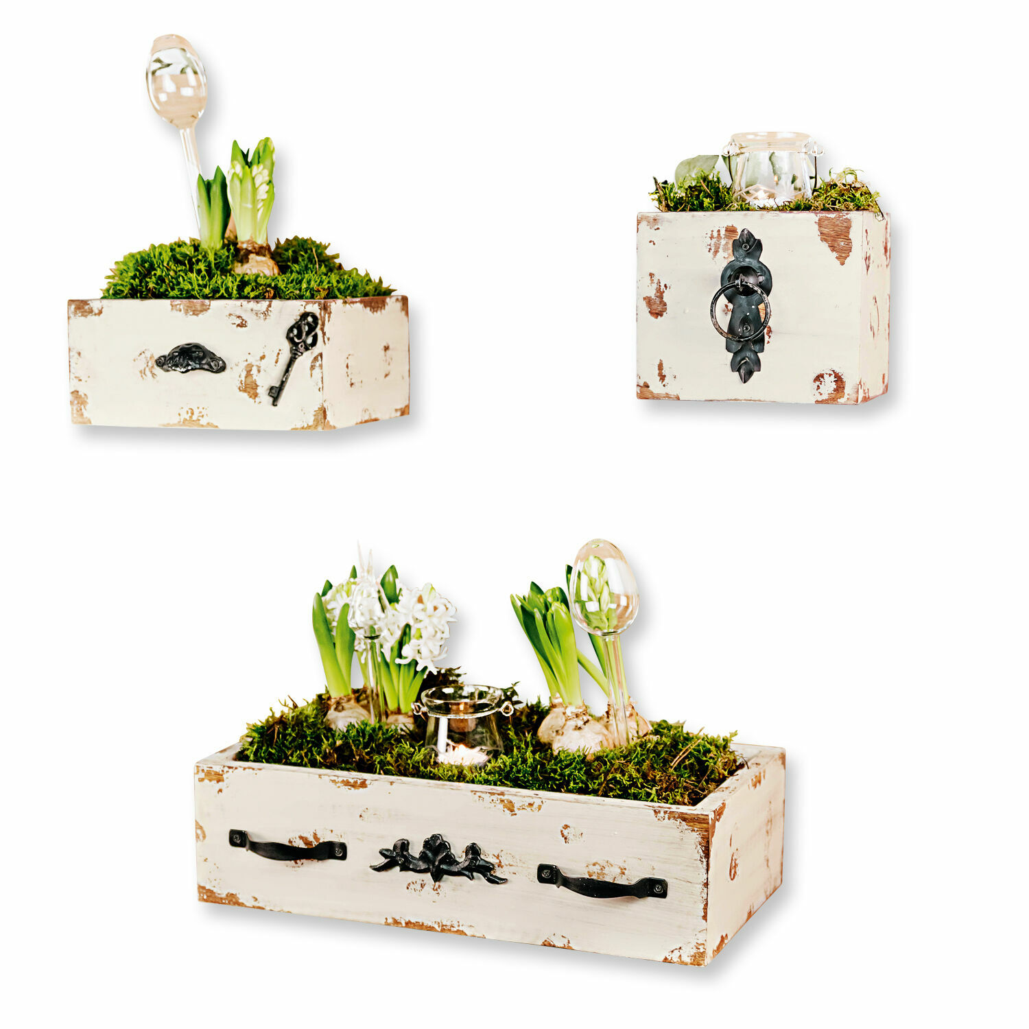 Stylebox Frühlingserwachen Set aus drei weißen Holzkästen mit grünem Moos und Blumen, Garten-Dekoration