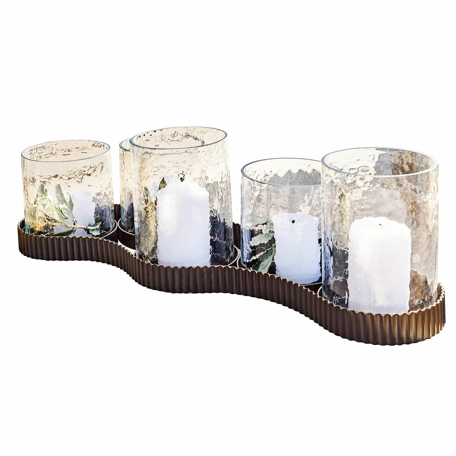 Windlicht Méridienn Set aus 5 Glaswindlichtern mit weißen Kerzen auf braunem Metallständer als Dekoration