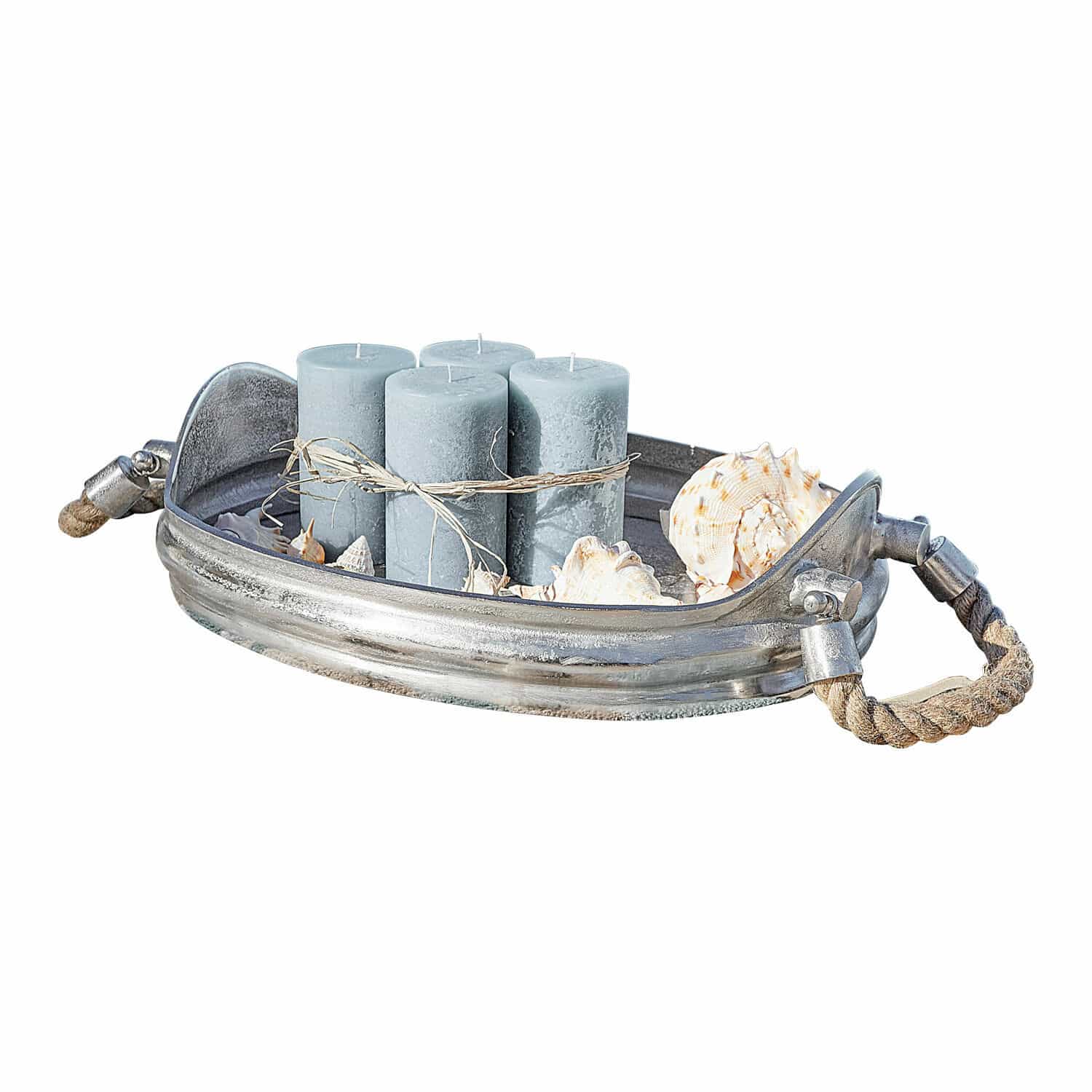 Tablett Morgan Metalltablett mit Seilgriffen, blauen Kerzen und Muscheln als Wohnaccessoire