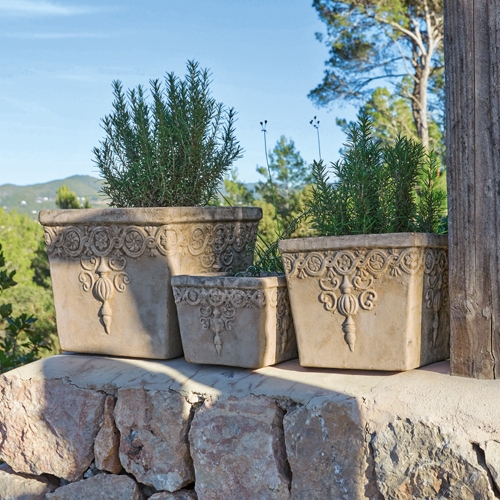 Übertöpfe & Amphoren