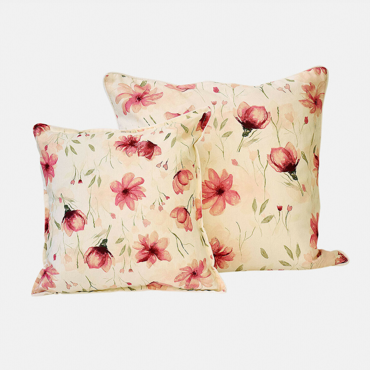 Set aus zwei quadratischen Baumwollkissen in Creme mit rosa Blumenmuster für Wohnraumdeko