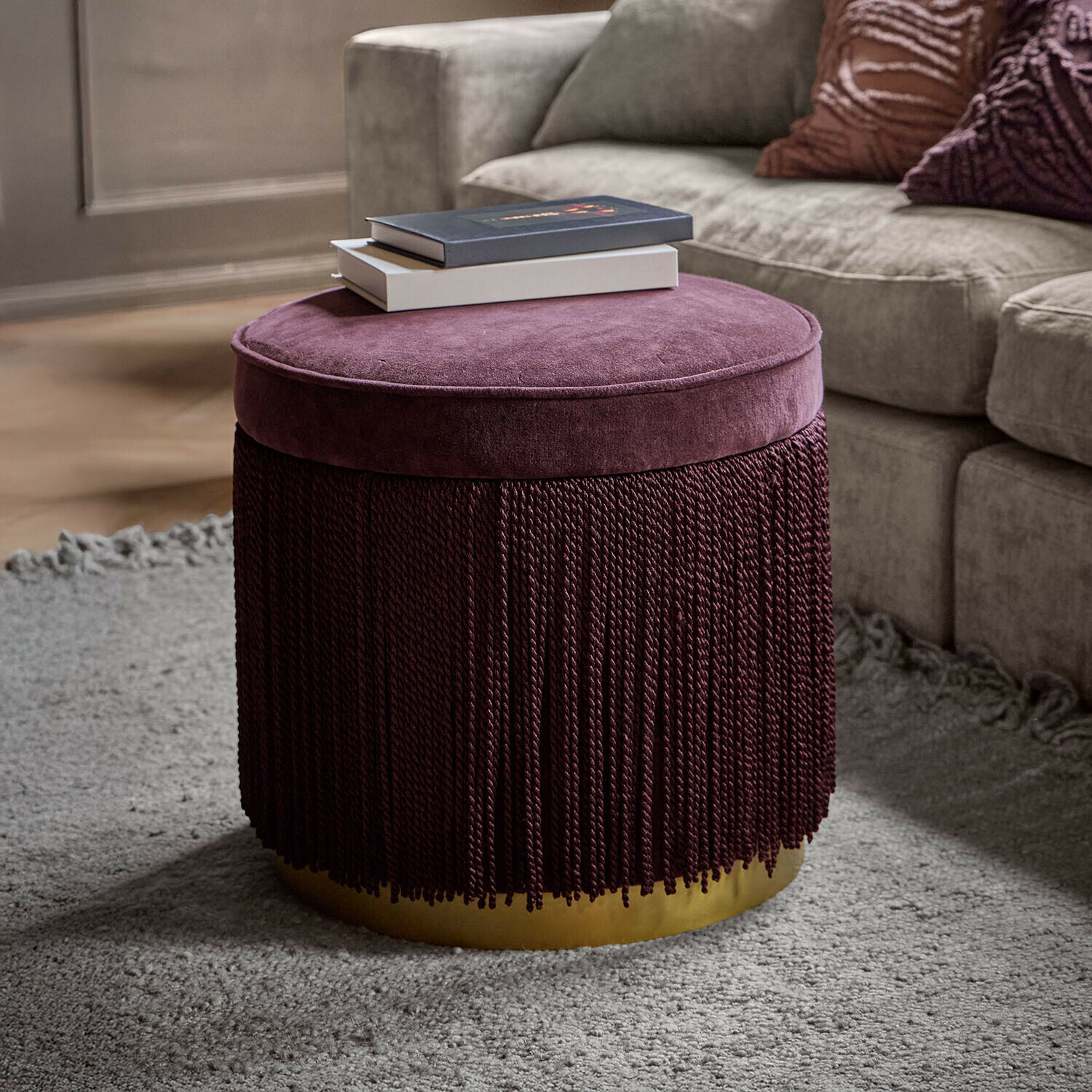 Hocker im Landhausstil – harmonische Verbindung aus Funktionalität und wohnlicher Eleganz