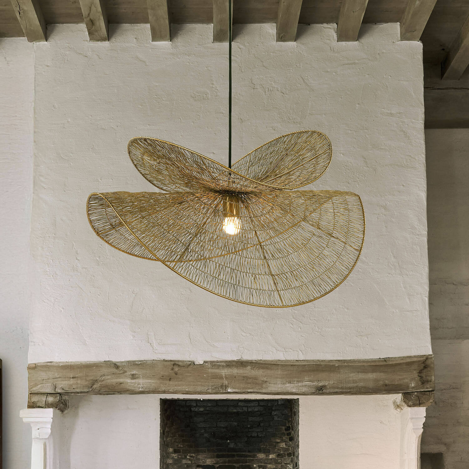 Hängelampe Zenlira Hängelampe mit goldenem Drahtschirm, modernes Design für stilvolle Wohnräume
