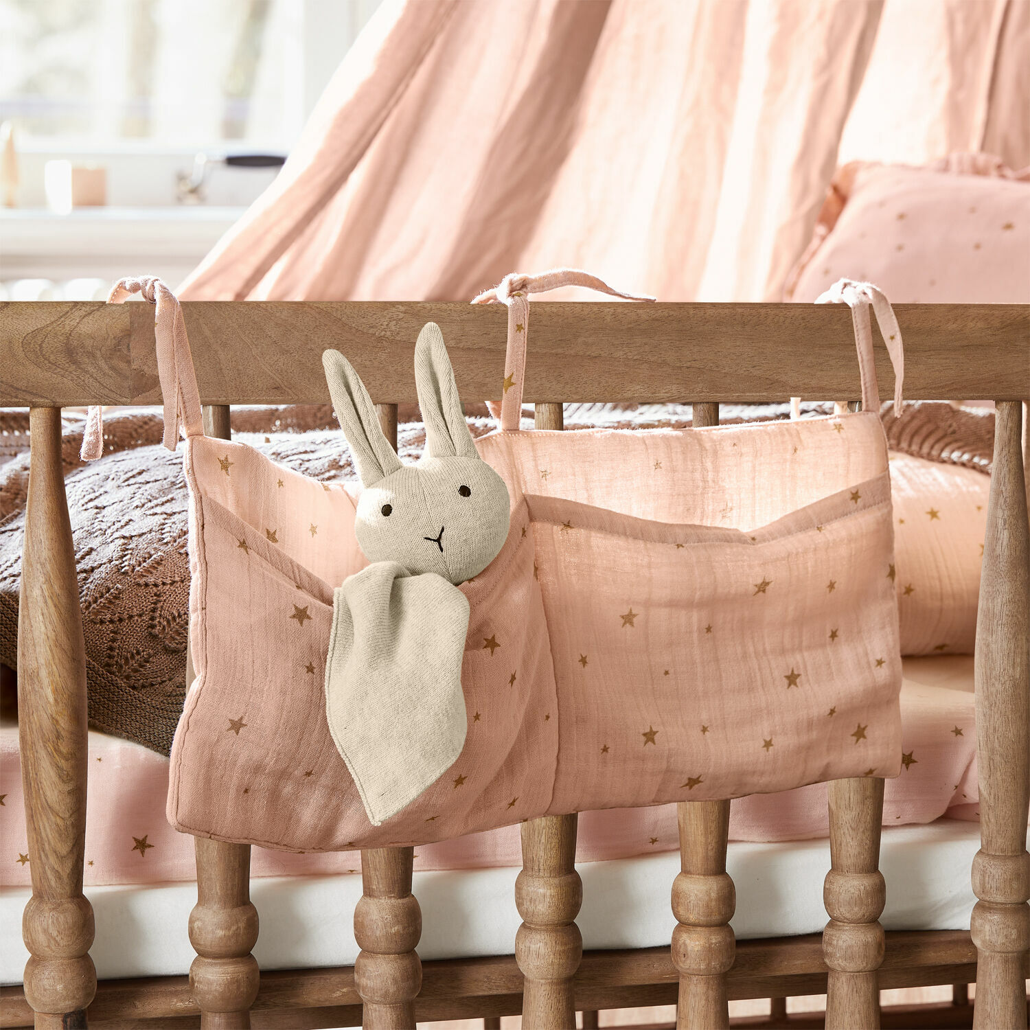 Aufbewahrungstasche Vianne Rosa Baumwoll-Organizer mit Taschen und Plüschhase zum Aufhängen am Babybett zur Aufbewahrung