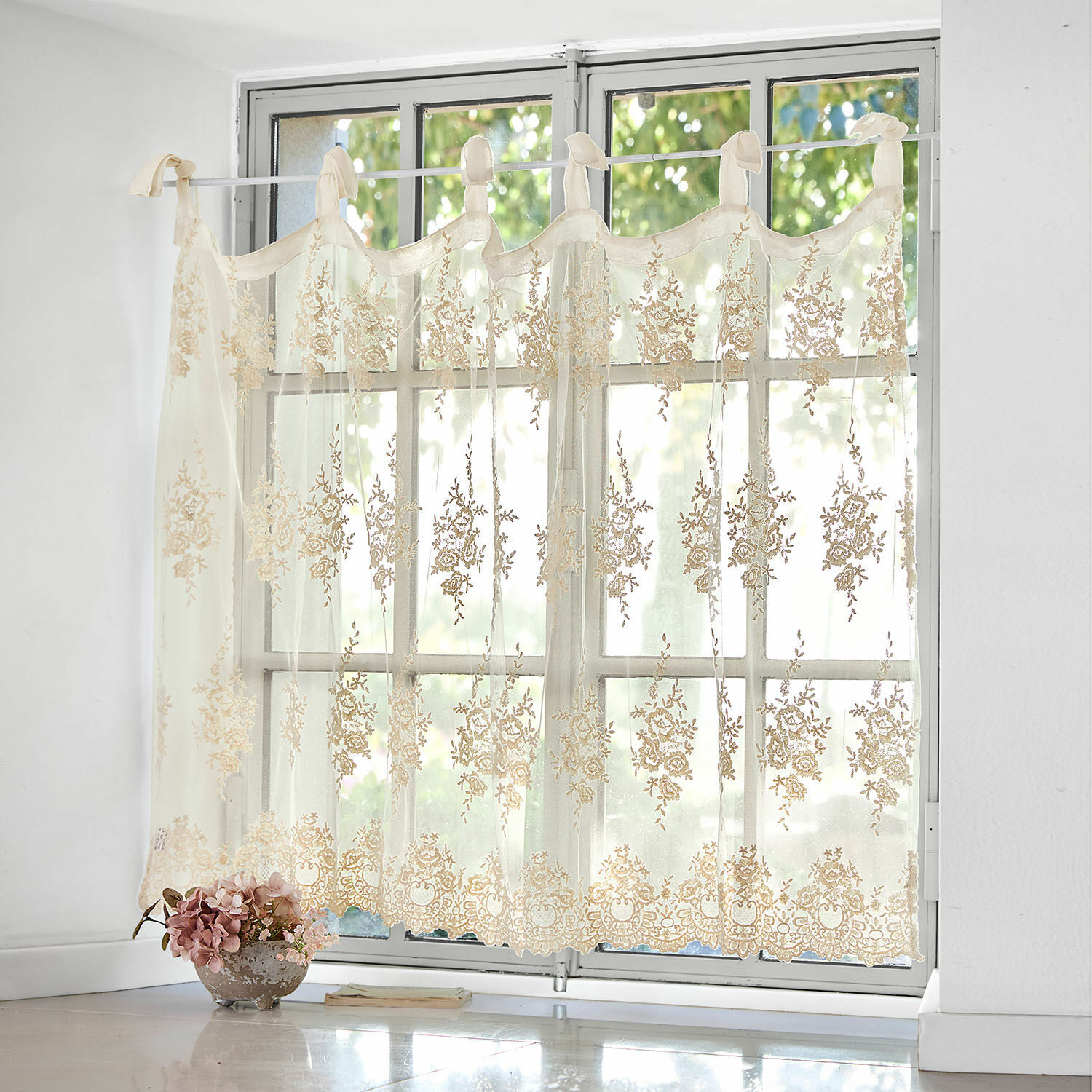 Scheibengardine Velarion Beige bestickter Gardinenvorhang mit floralem Muster aus leichtem Stoff, Fensterdeko fürs Wohnzimmer