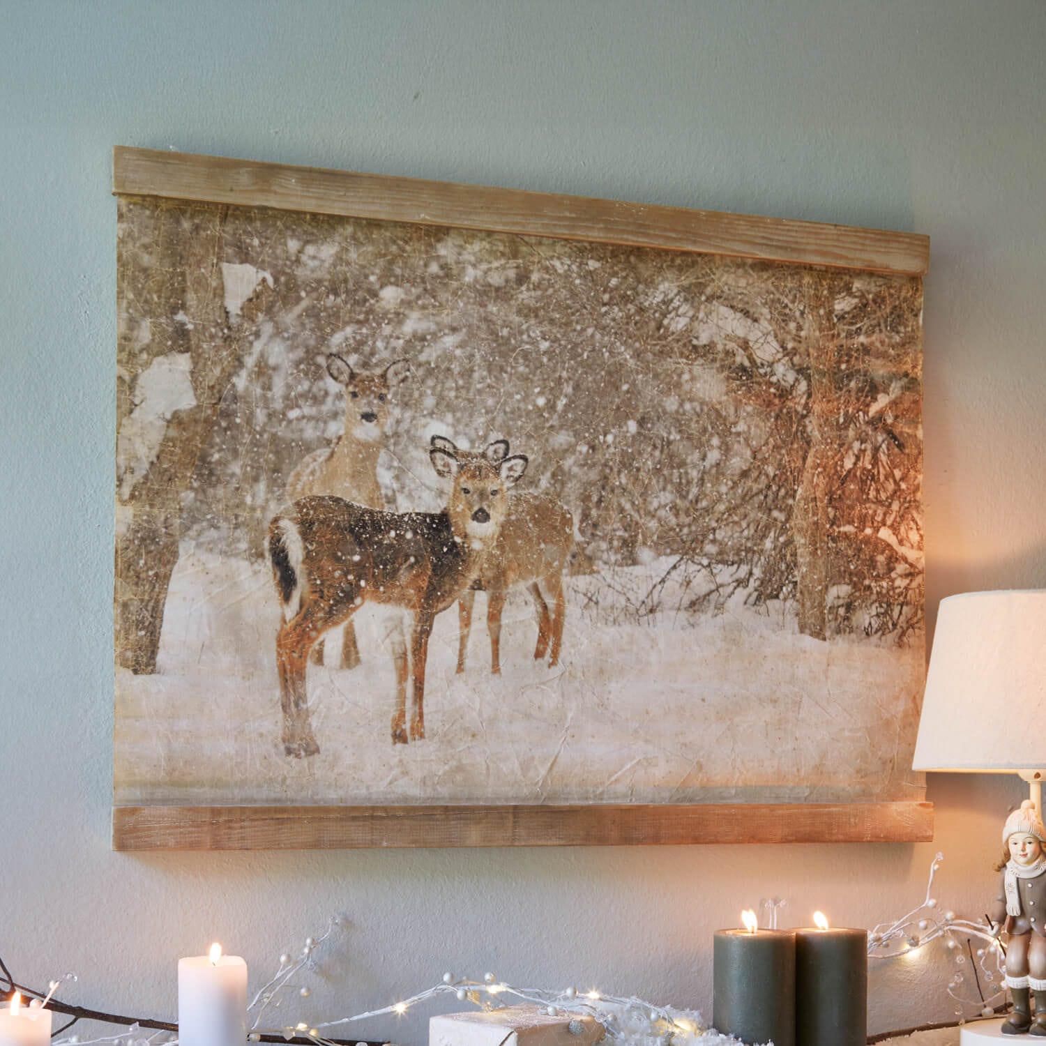 Wandbild mit winterlichem Motiv von Rehen im Schnee, gemütliche Wohnraumdekoration