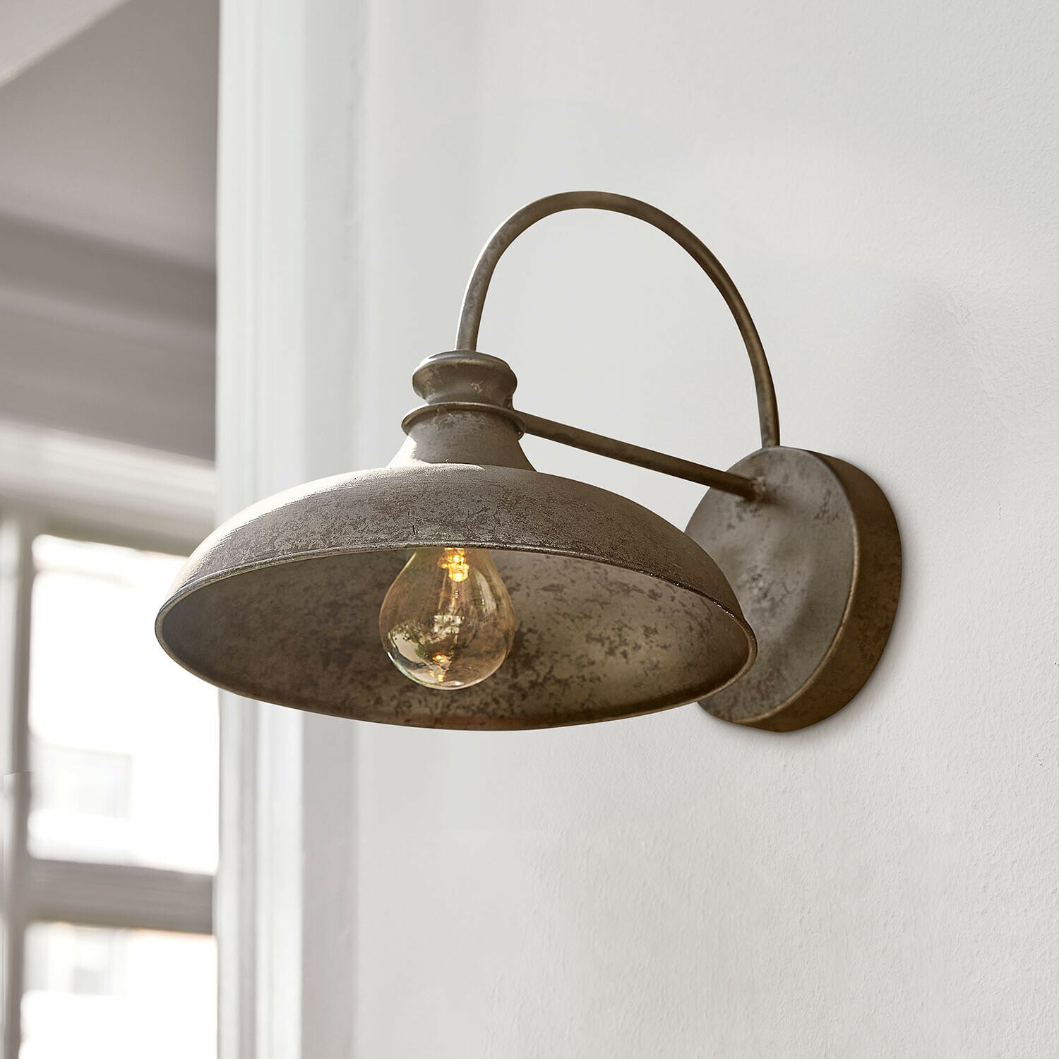 LED-Wandlampe Chassorin Metall-Wandleuchte im Vintage-Stil in Grau mit dekorativer Glühbirne für Außenbeleuchtung