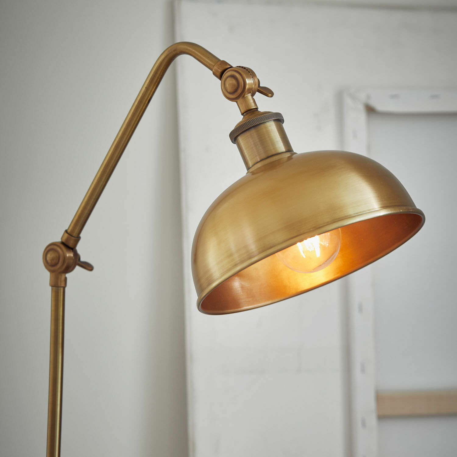 Tischlampe Delacroille
