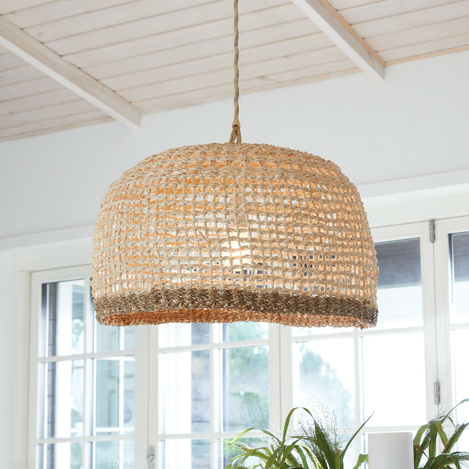 Lampenschirm Sauvrelle Hängelampe aus geflochtenem Naturmaterial in Beige- und Brauntönen für Innenräume