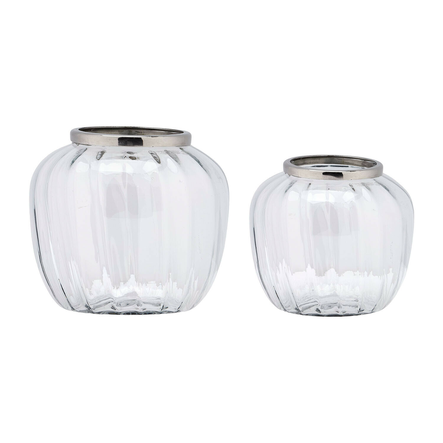 Set aus zwei transparenten Glaswindlichtern mit silberfarbenen Metallringen