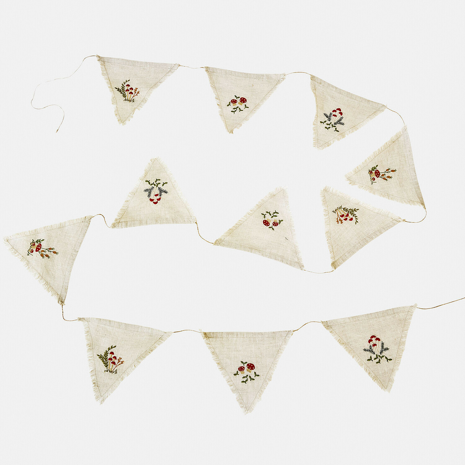 Wimpelgirlande Hoplet Wimpelkette aus naturfarbenem Leinen mit roten und grünen Stickmotiven, festliche Dekoration