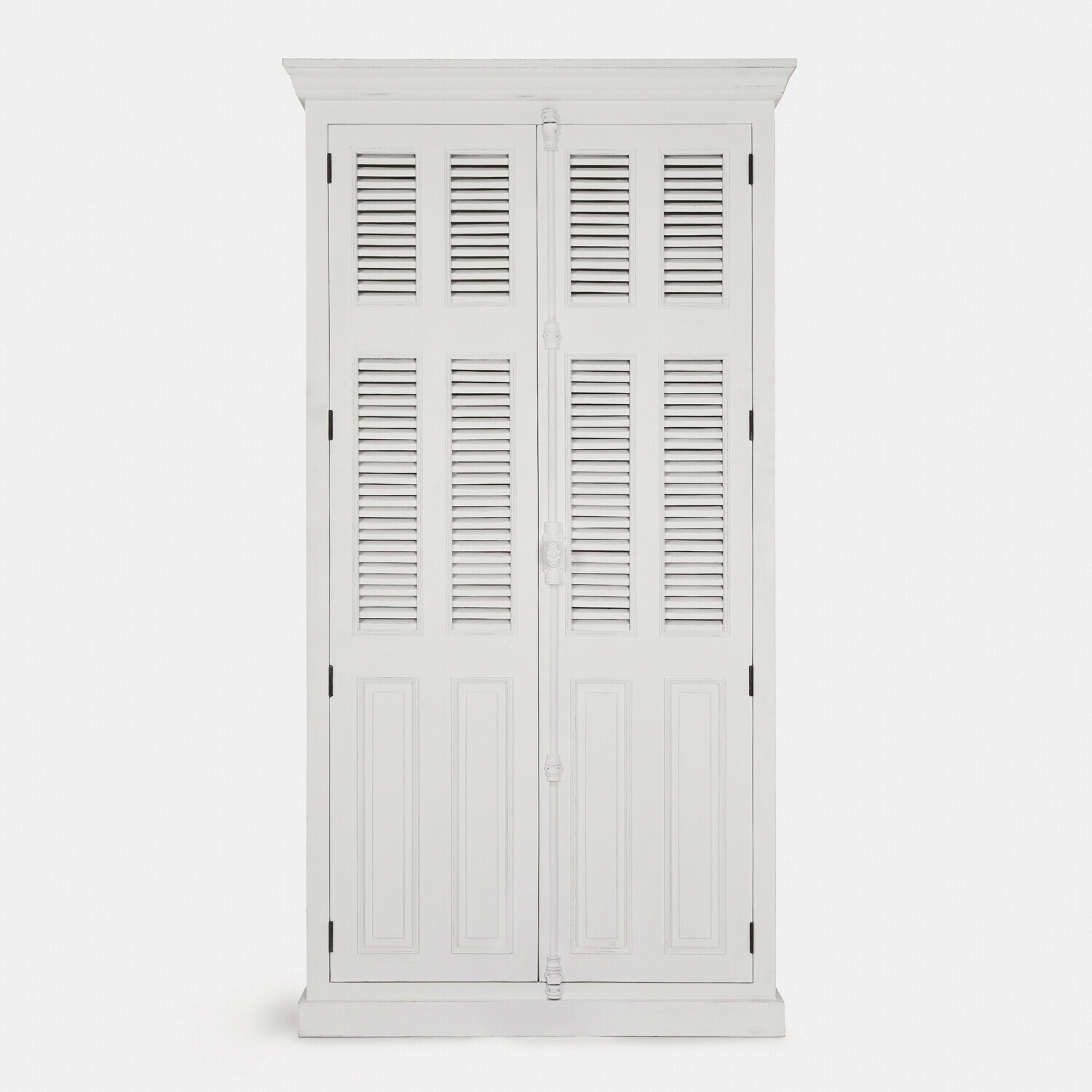 Weißer Holzschrank mit Lamellentüren und klassischem Design für Stauraum