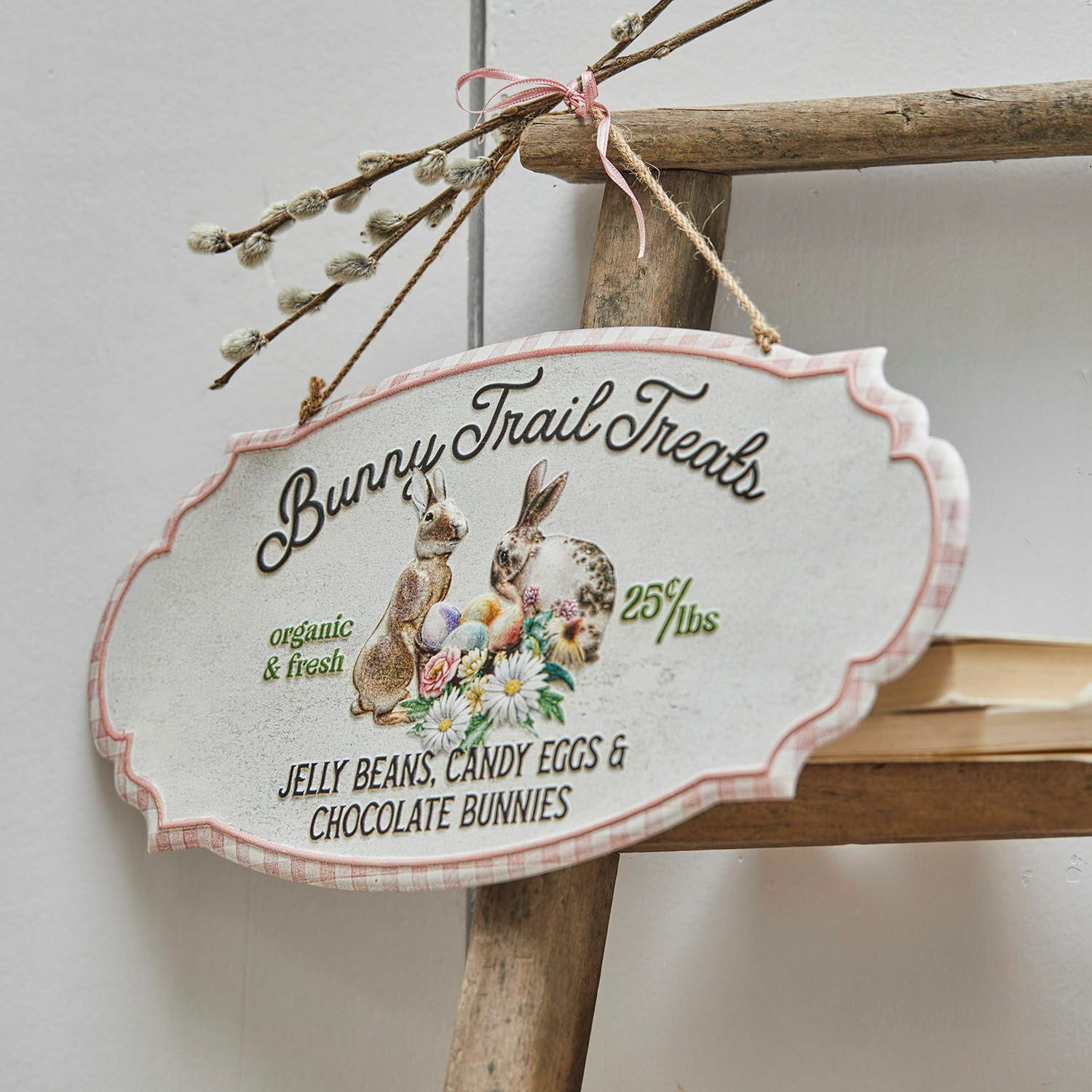 Deko-Schild Bunny Trail Dekoratives Schild Bunny Trail Treats mit Hasen und Ostereiern, rustikaler Landhausstil für Zuhause