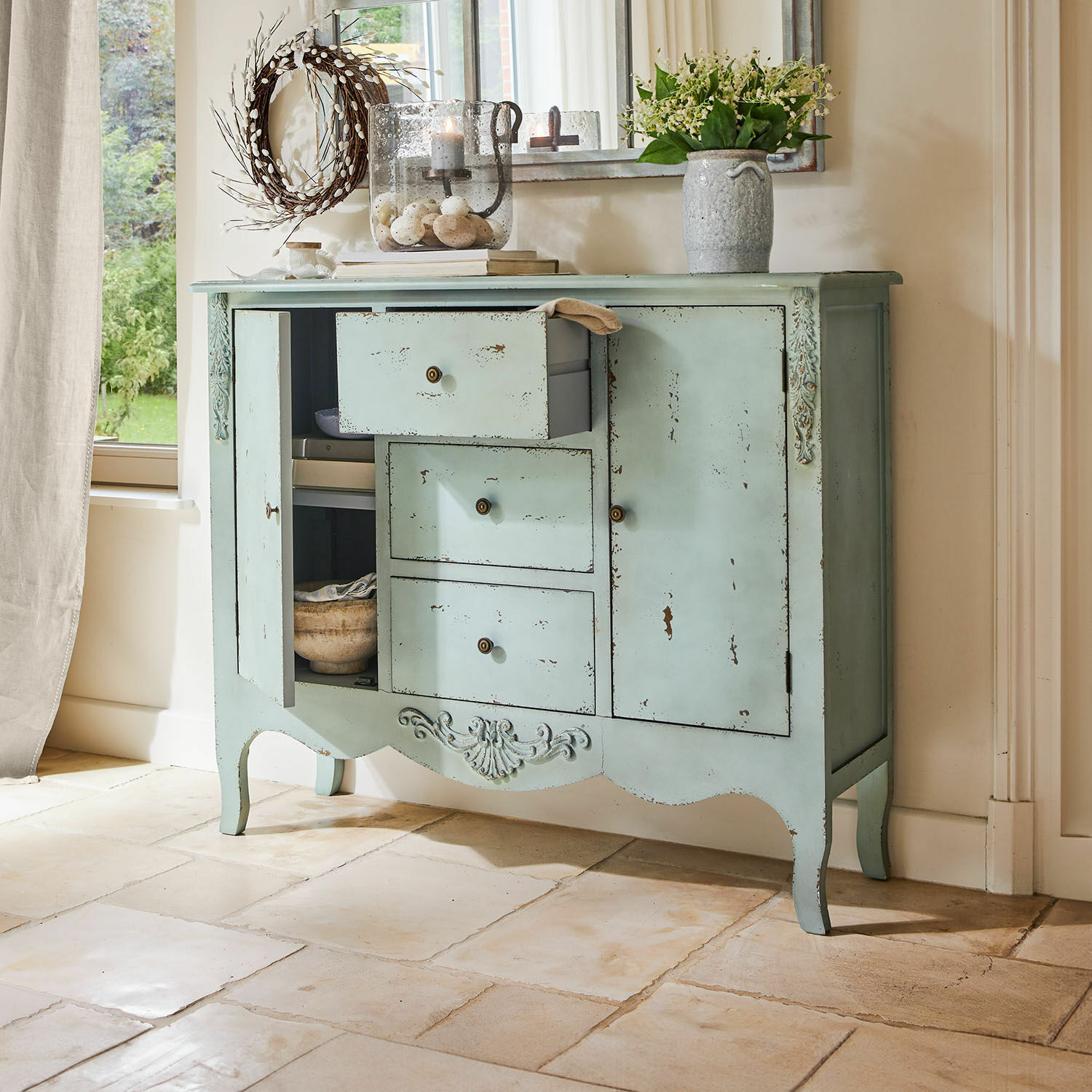 Kommode Thalorian Mintgrüne Holzkommode mit drei Schubladen und zwei Türen im Vintage-Stil fürs Wohnzimmer