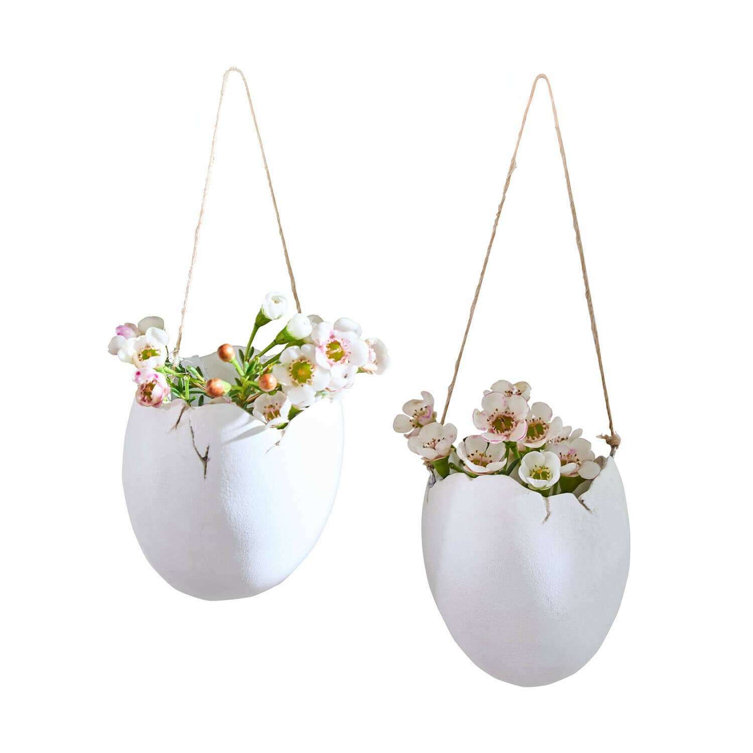 Weiße hängende Keramikblumentöpfe in Eierschalenform mit Blumen, Dekoration für Haus und Garten