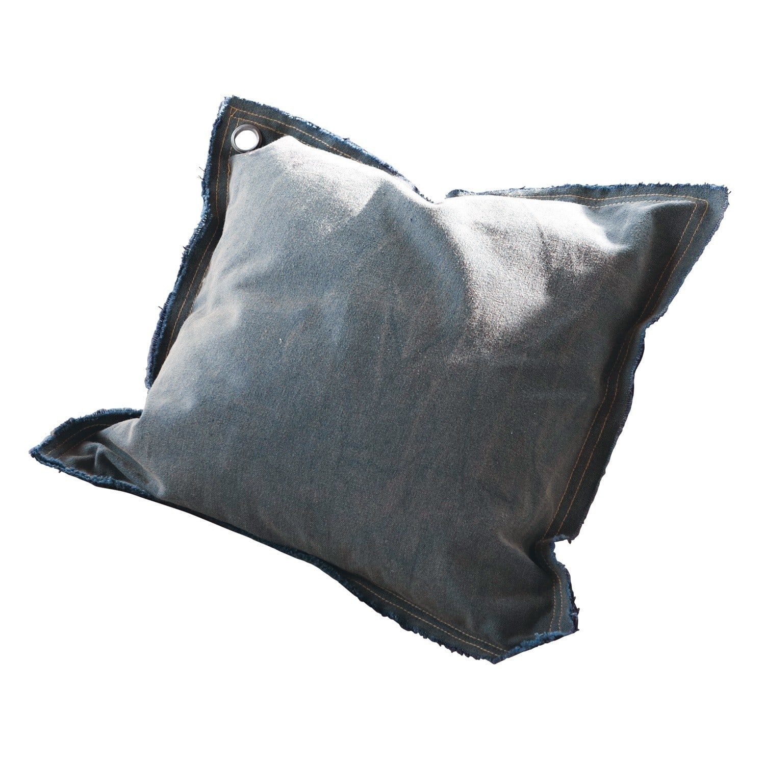 Kissen Keaton Dekoratives Kissen aus blauem Denim mit Metallöse und rohem Kantenabschluss im Used-Look