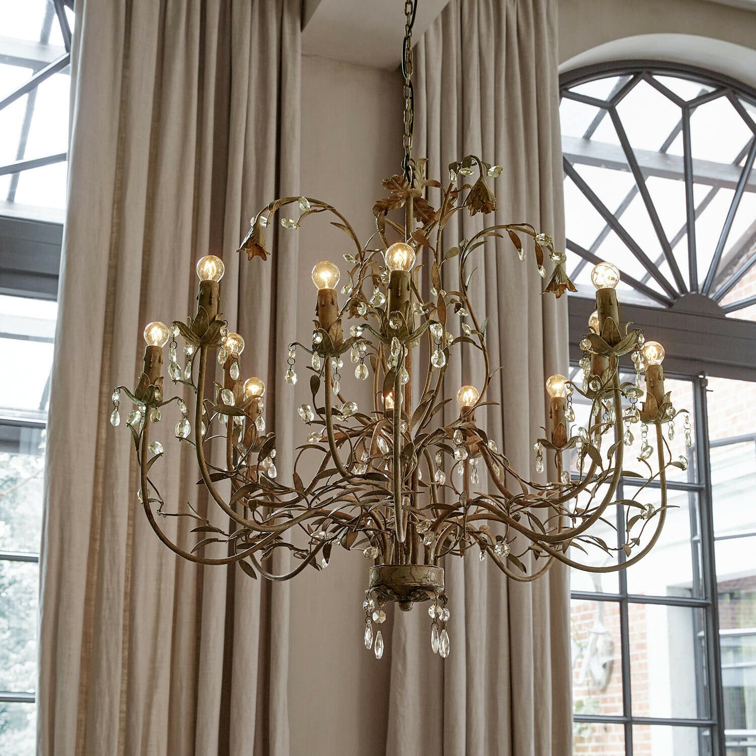 Kronleuchter Opérancourt Metall-Kronleuchter mit Kristalltropfen im Vintage-Stil, dekorative Wohnzimmerbeleuchtung