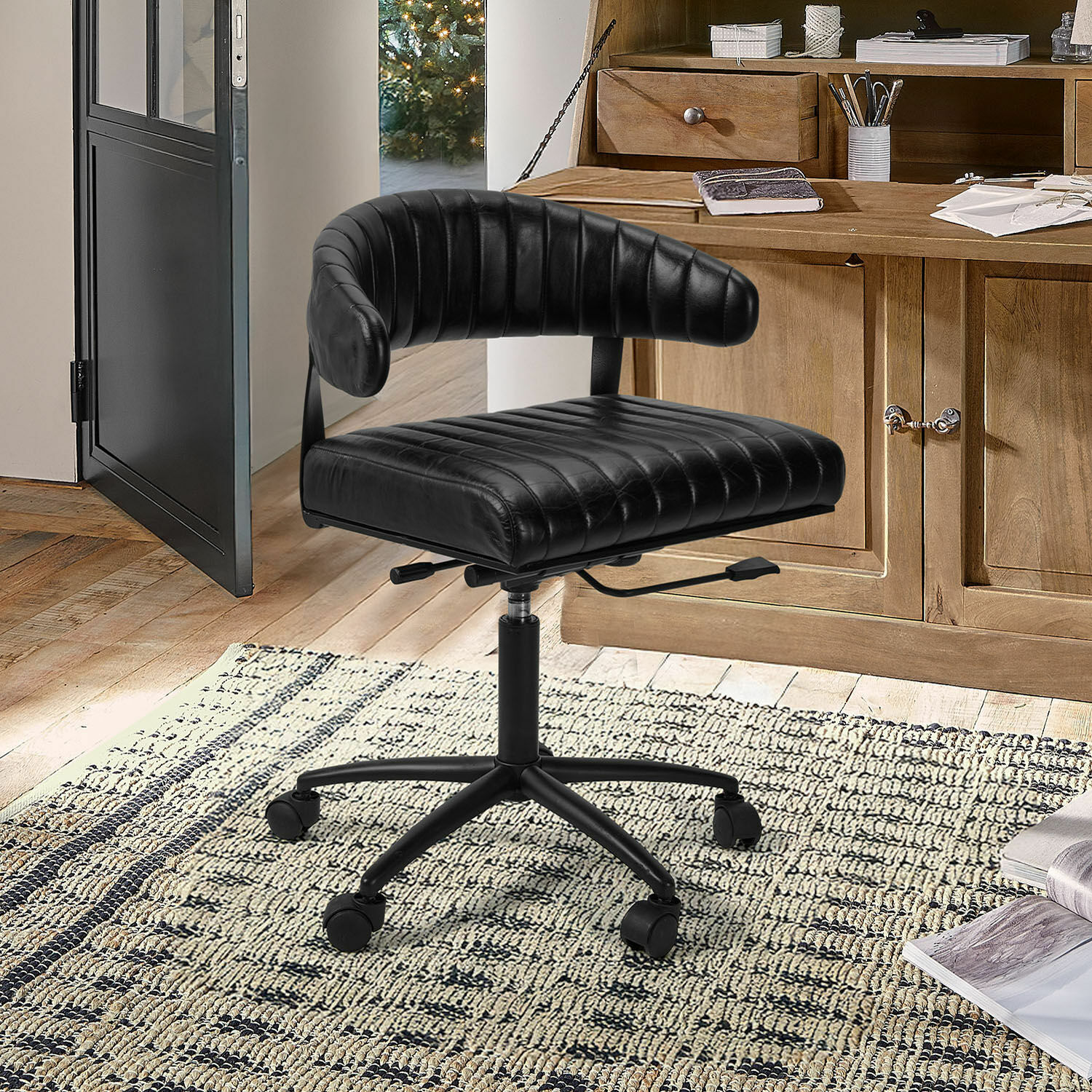 Schreibtischstuhl Rothmere Schwarzer Drehbürostuhl aus gestepptem Leder mit Rollen, moderner Bürostuhl für Arbeitszimmer