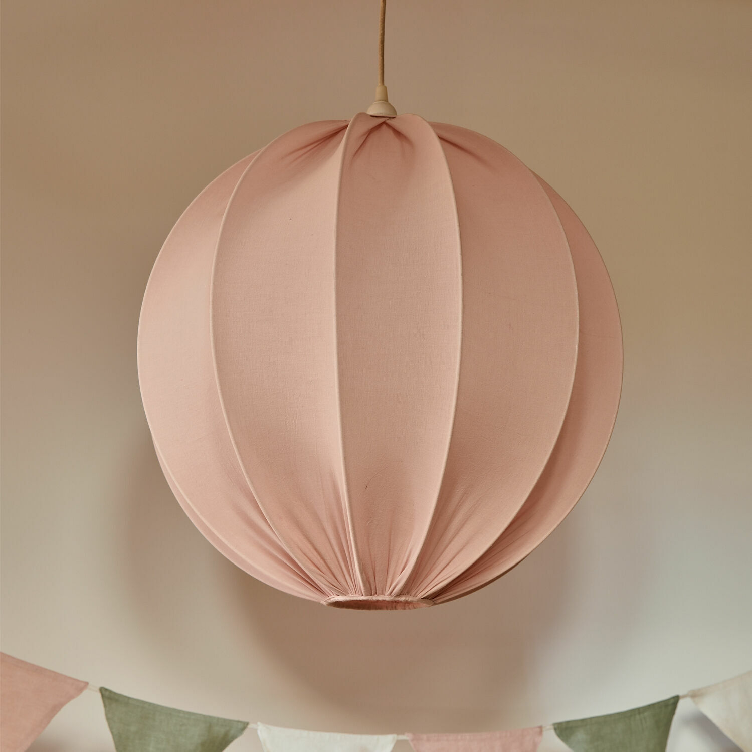Hängelampe Lisonne Rosa Hängelampe aus Stoff in runder Form, dekorative Innenbeleuchtung für Wohnzimmer oder Schlafzimmer
