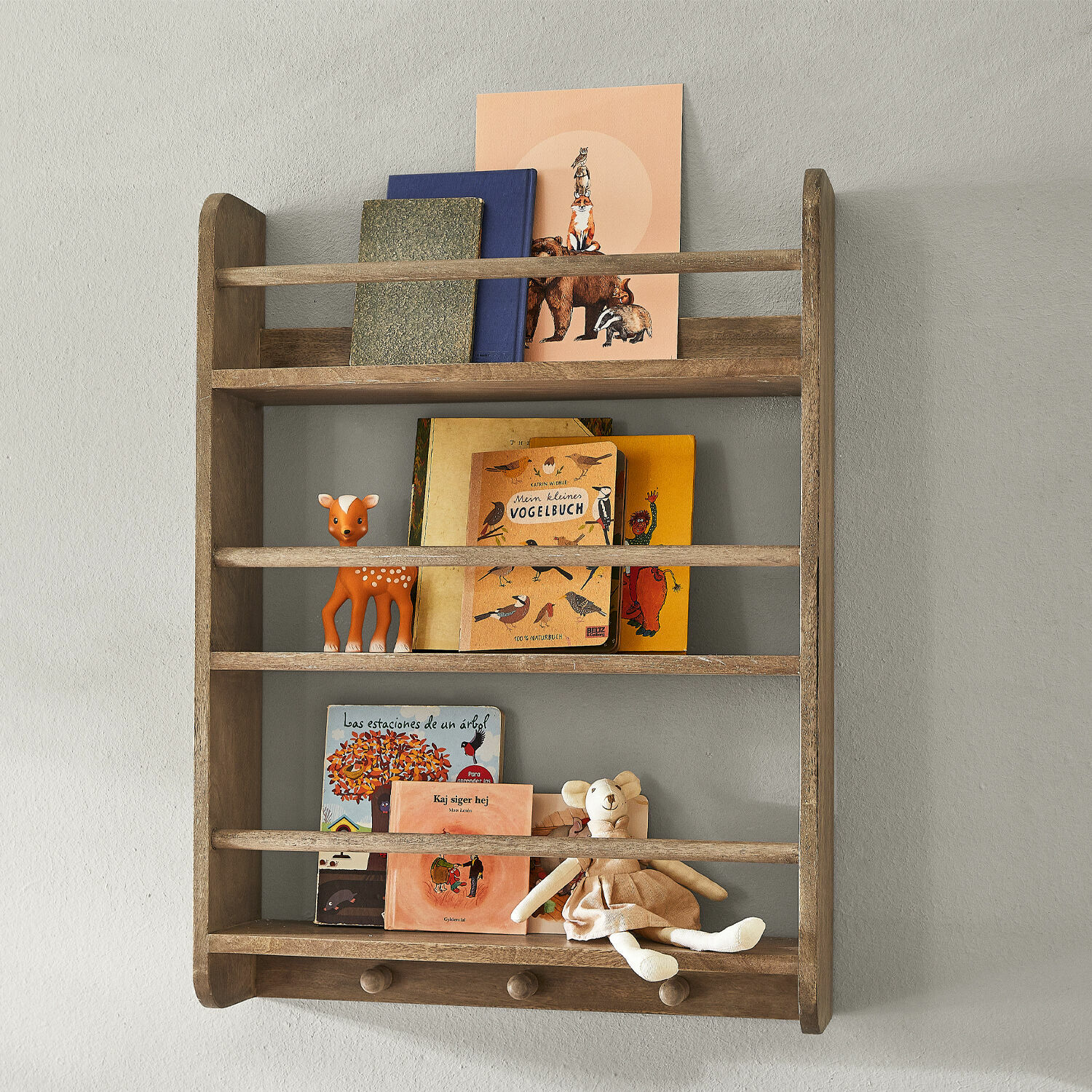 Wandregal Quenby Wandregal aus Holz in Natur mit Kinderbüchern und Spielzeug für das Kinderzimmer