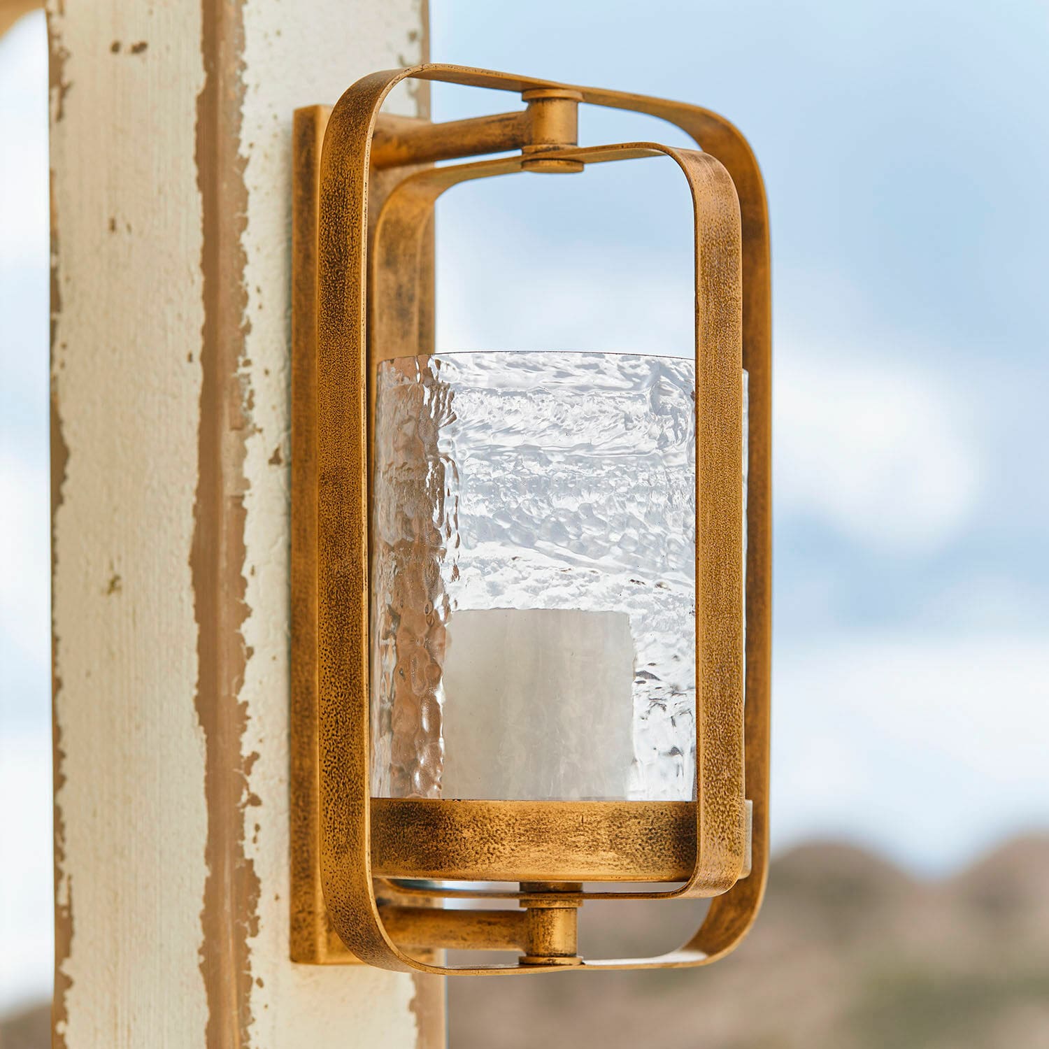 Wandkerzenhalter Vauxandre Goldfarbener Metall-Wandleuchter mit strukturiertem Glas für Außenbeleuchtung