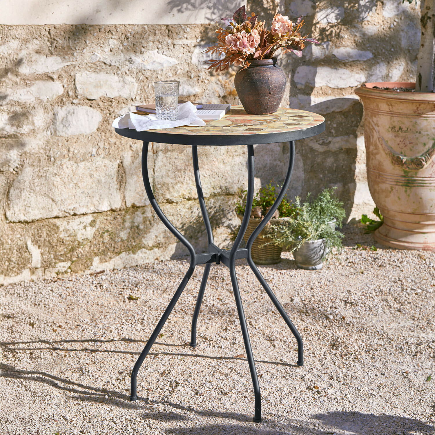 Tisch Oleanders Runder Gartentisch mit Metallbeinen und pastellfarbenem Mosaik-Tischplatte