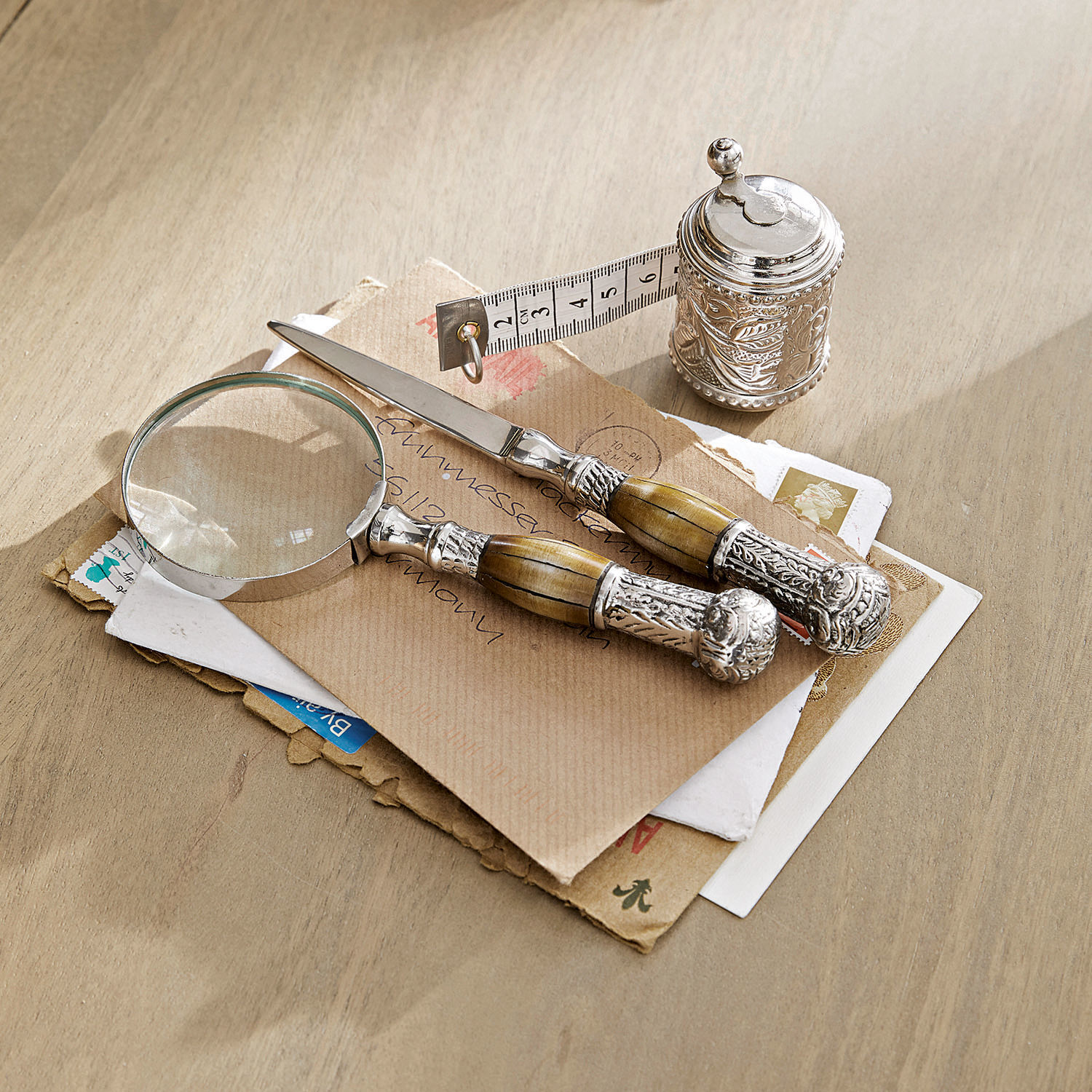 Brieföffner und Lupe Rove