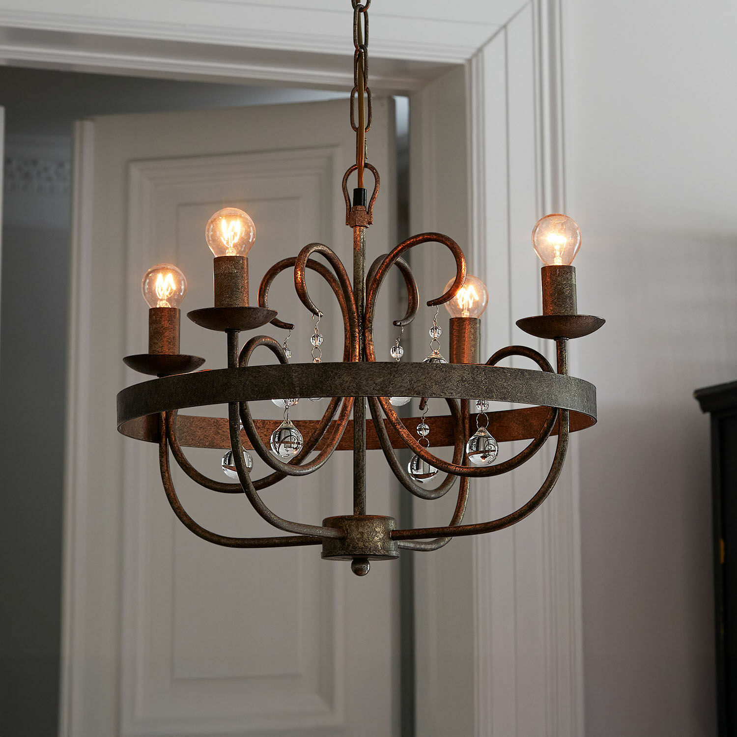 Leuchter Windscombe Vintage Metall Kronleuchter mit fünf Glühbirnen und Glasanhängern für Wohnzimmer