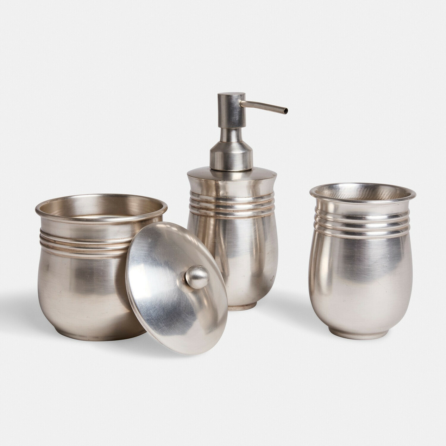 Bad-Set Xélivonne Badezimmer-Set aus Edelstahl in Silber mit Seifenspender und Behältern