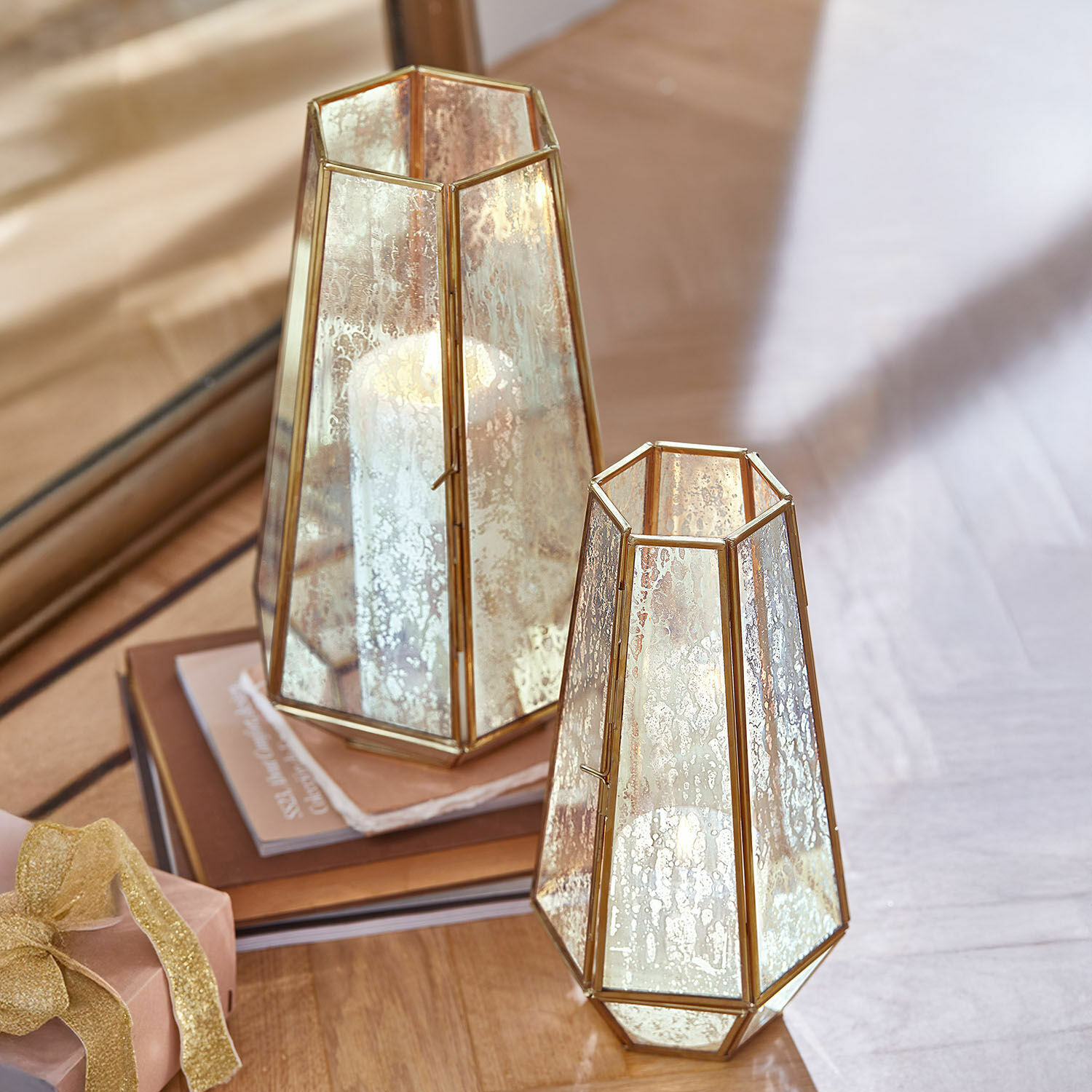 Windlicht 2er Set Mouniza Set aus zwei Laternen aus Glas und goldenem Messing mit antikem Spiegeleffekt, stilvolle Wohnraumdeko