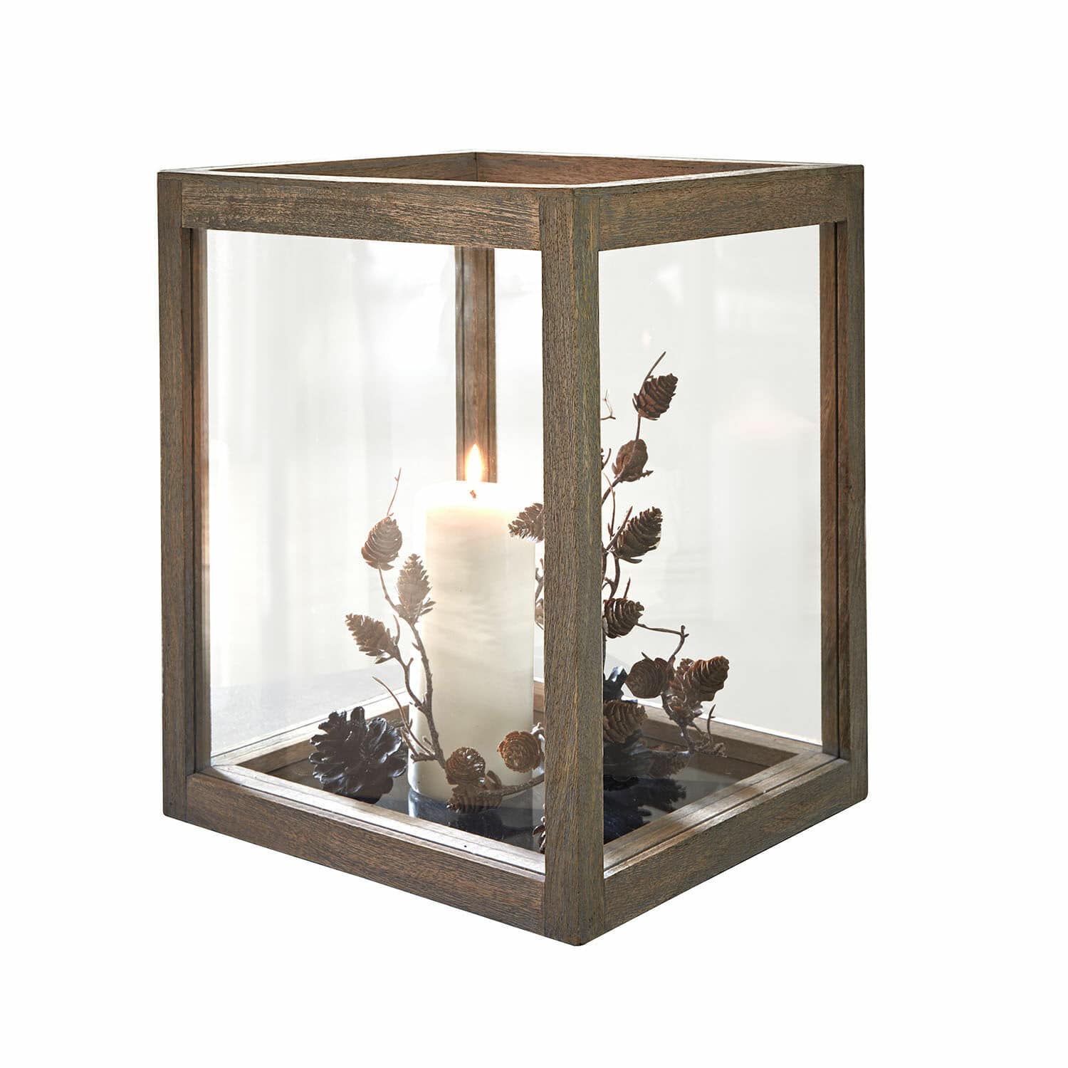Windlicht Solvik Holzlaterne mit klarem Glas und weißer Kerze, dekoriert mit Kiefernzapfen, Wohnaccessoire