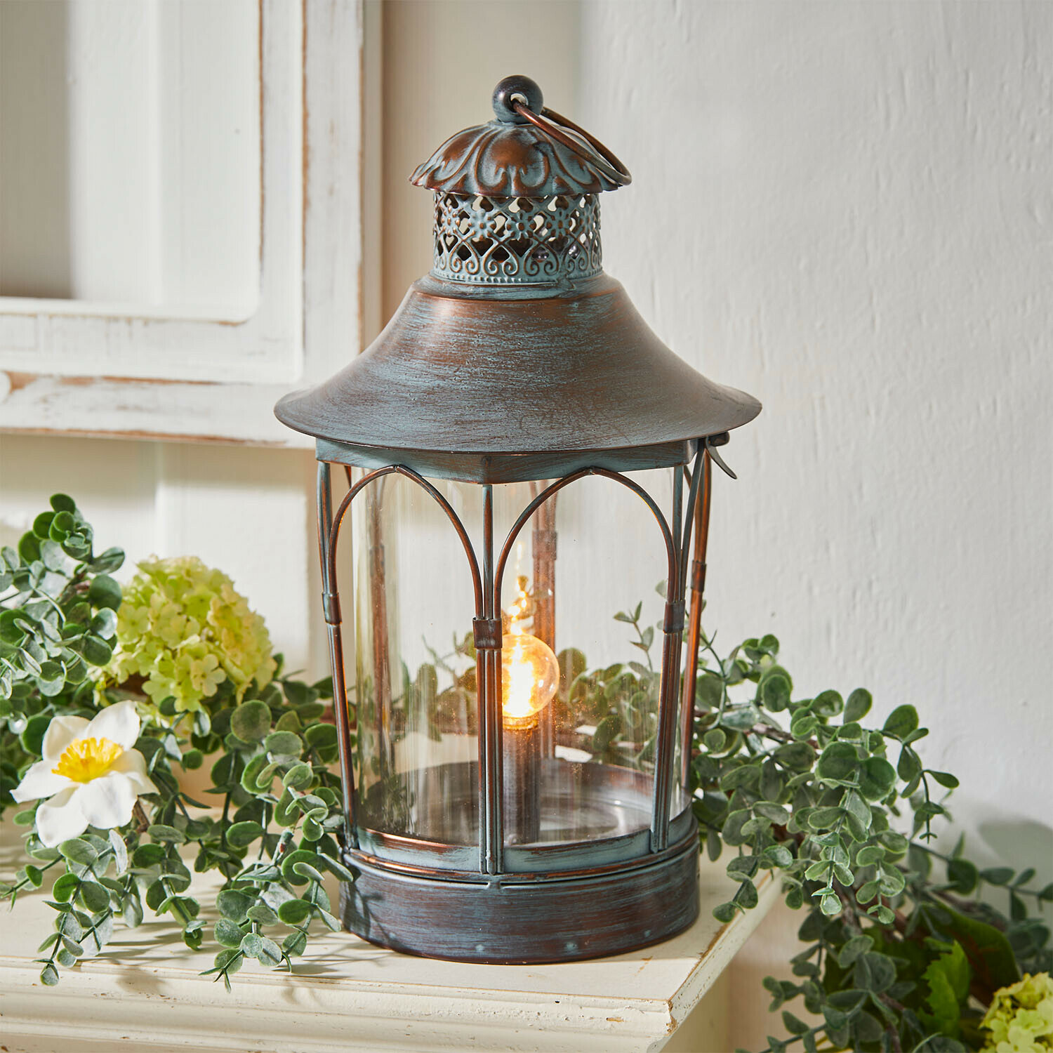 Wiederaufladbare LED-Laterne Mirellan Dekorative Metalllaterne im Vintage-Stil mit klarem Glas und warmem LED-Licht