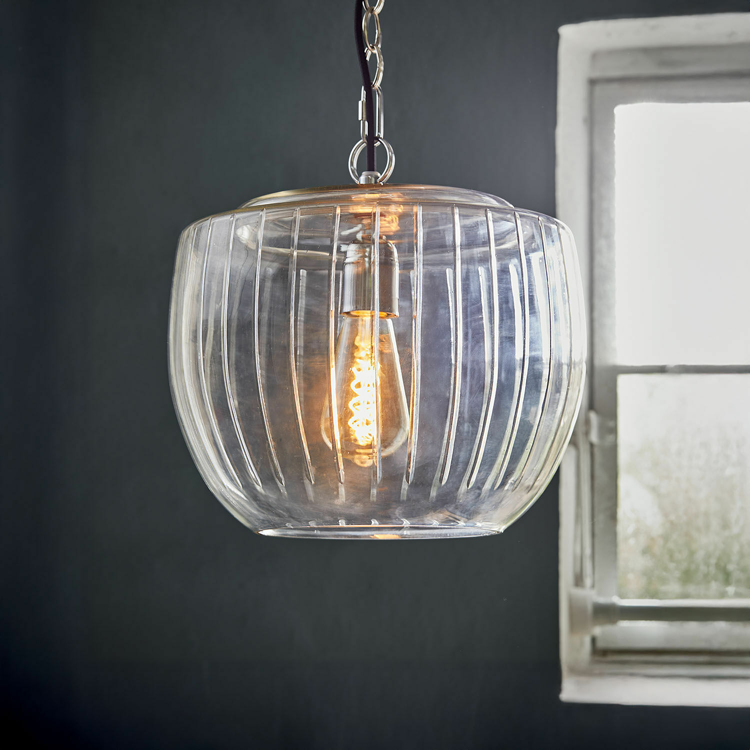 Hängelampe Aubrelle Transparente Glas-Hängeleuchte mit dekorativer Glühbirne, modernes Wohnraumlicht