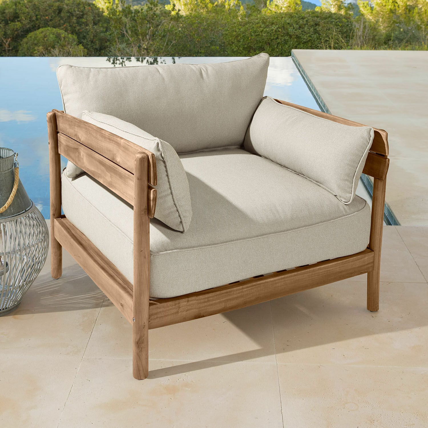 Sessel FSC®-100% Montivaux Gartenfauteuil aus Teakholz mit cremefarbenen Polstern, ideal für Terrasse und Garten