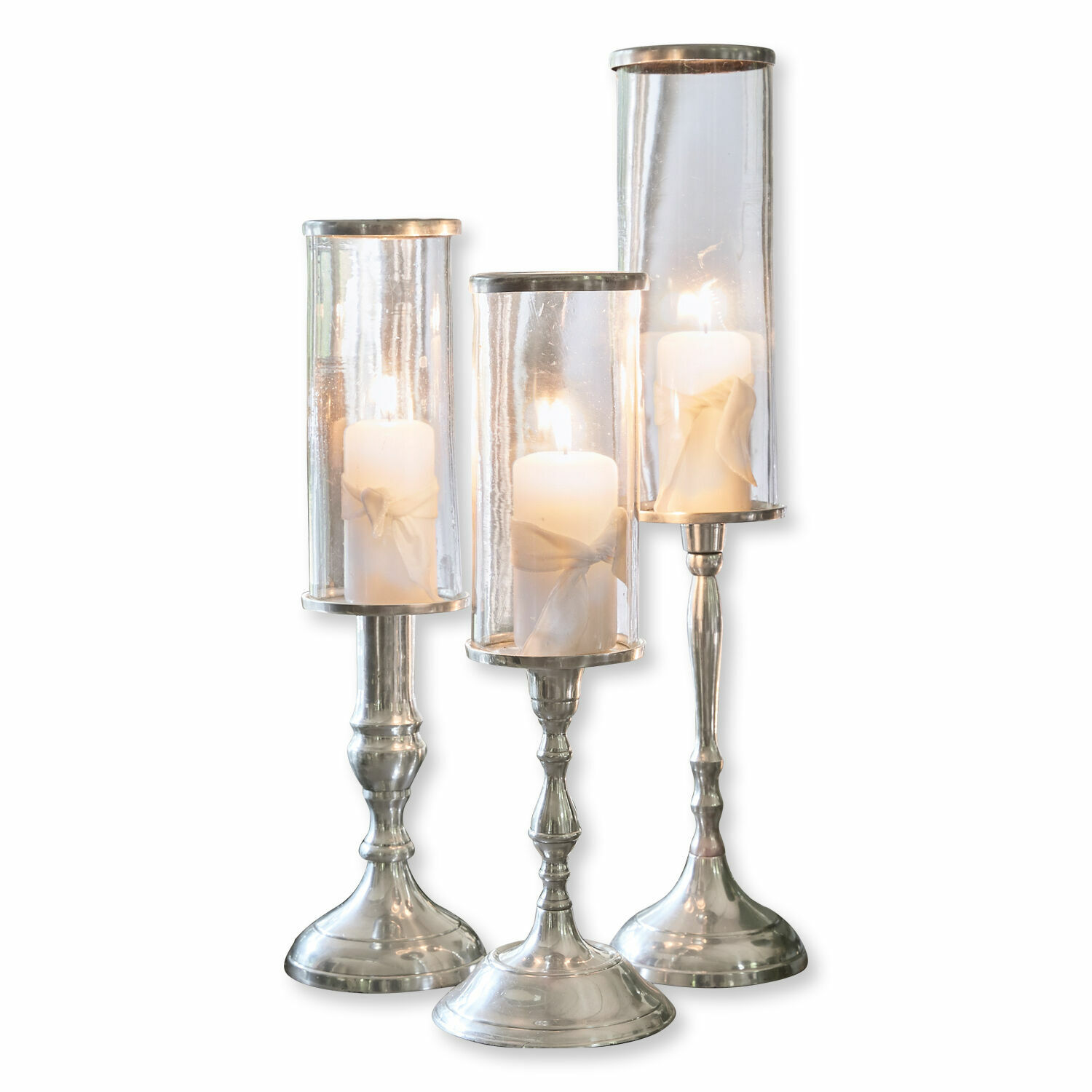 Kerzenständer 3er Set Vitia Set aus drei Metall-Kerzenhaltern mit klarem Glas und weißen Kerzen für Wohnraumdekoration