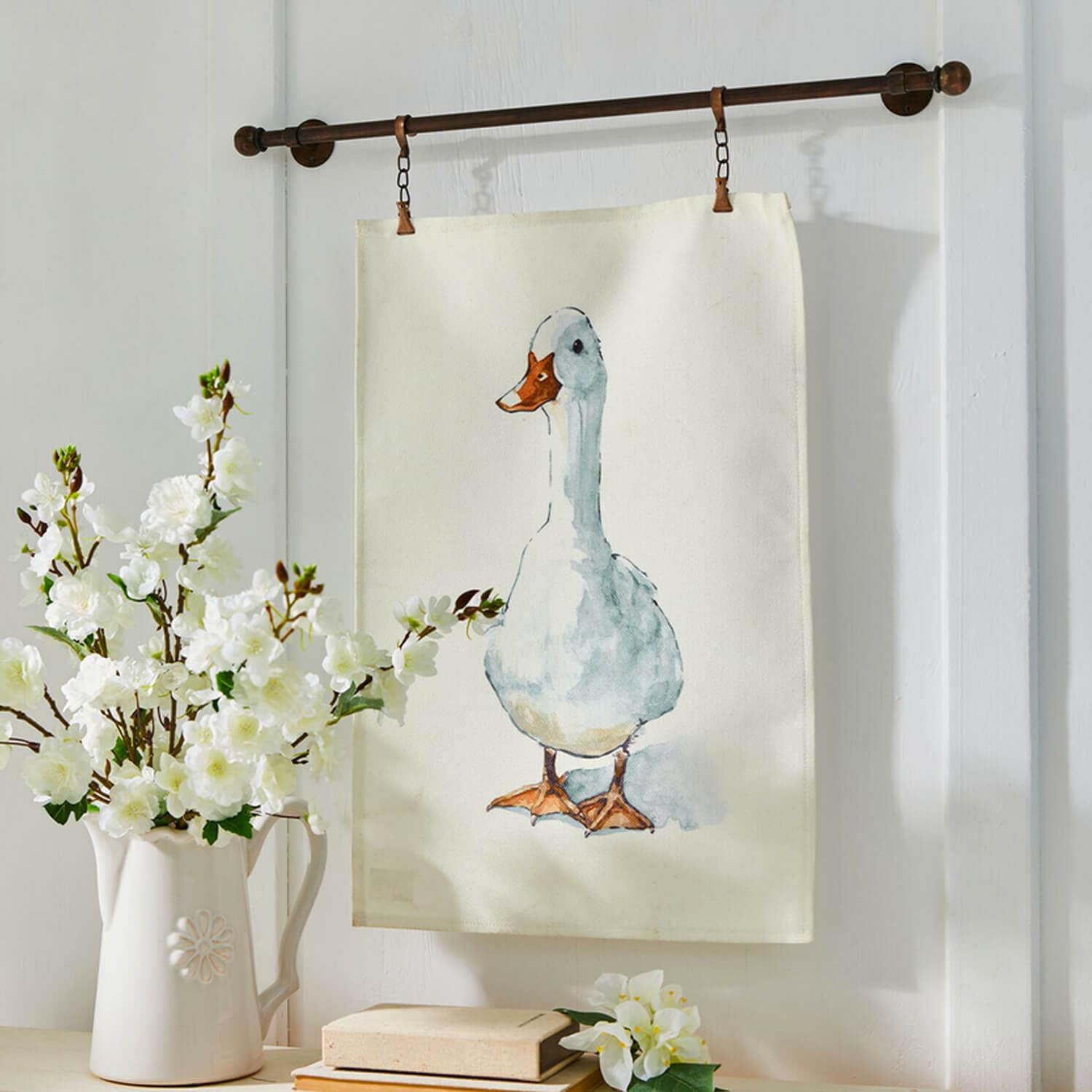 Dekorativer Baumwollstoff mit Entenmotiv in Pastellfarben für rustikale Wohnräume