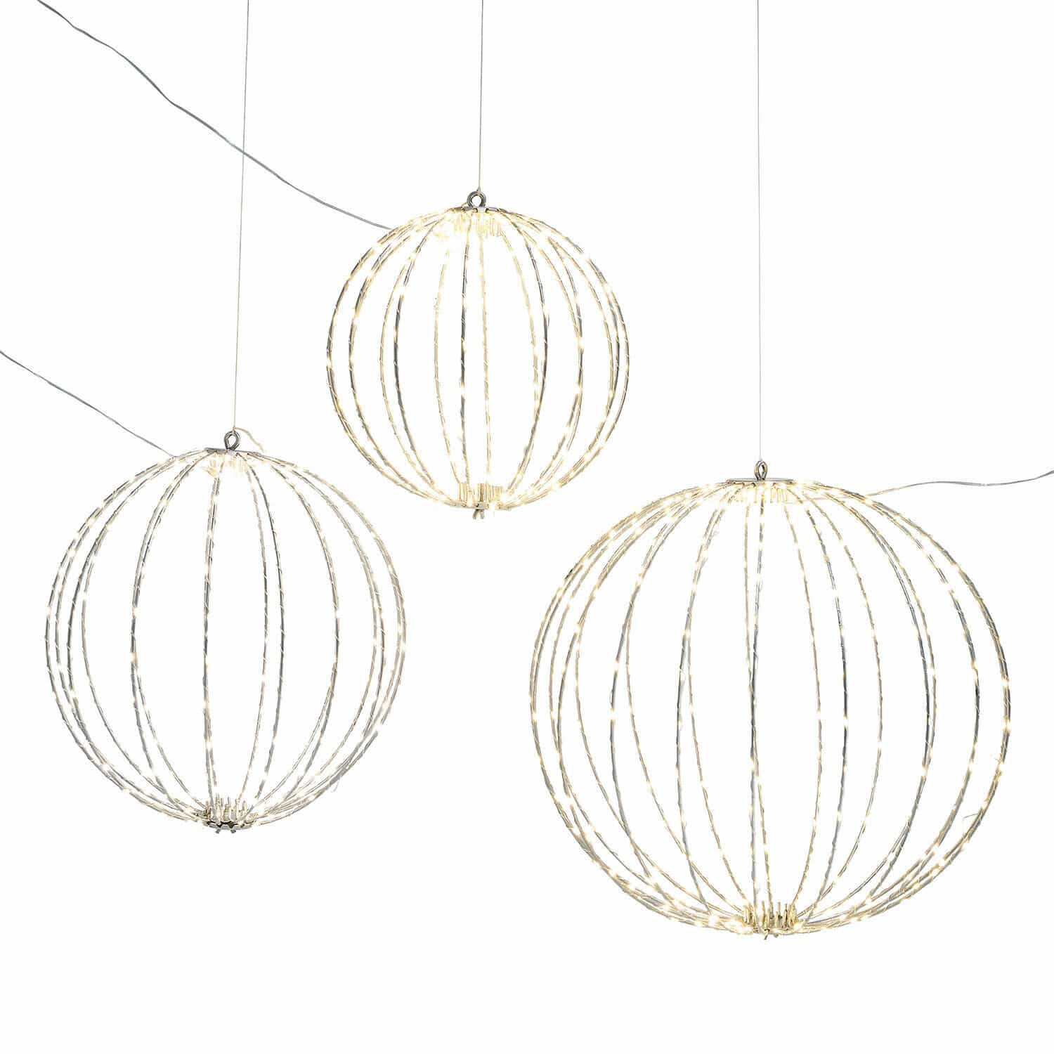LED-Kugel 3er Set Brilliante Set aus drei kugelförmigen LED-Dekorationen aus Metall in warmweißem Licht, moderne Beleuchtung.