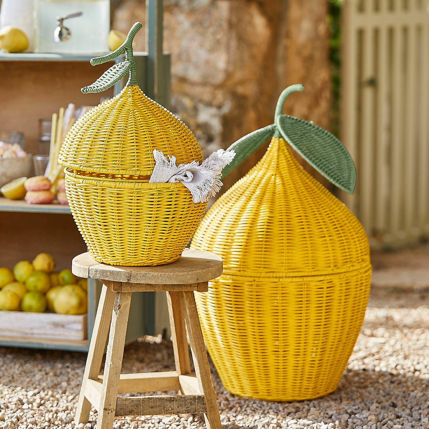 Zitronenkorb 2er Set Aelindria Gelber Korb aus Rattan in Zitronenform mit grünen Blättern, dekorativ und praktisch zur Aufbewahrung