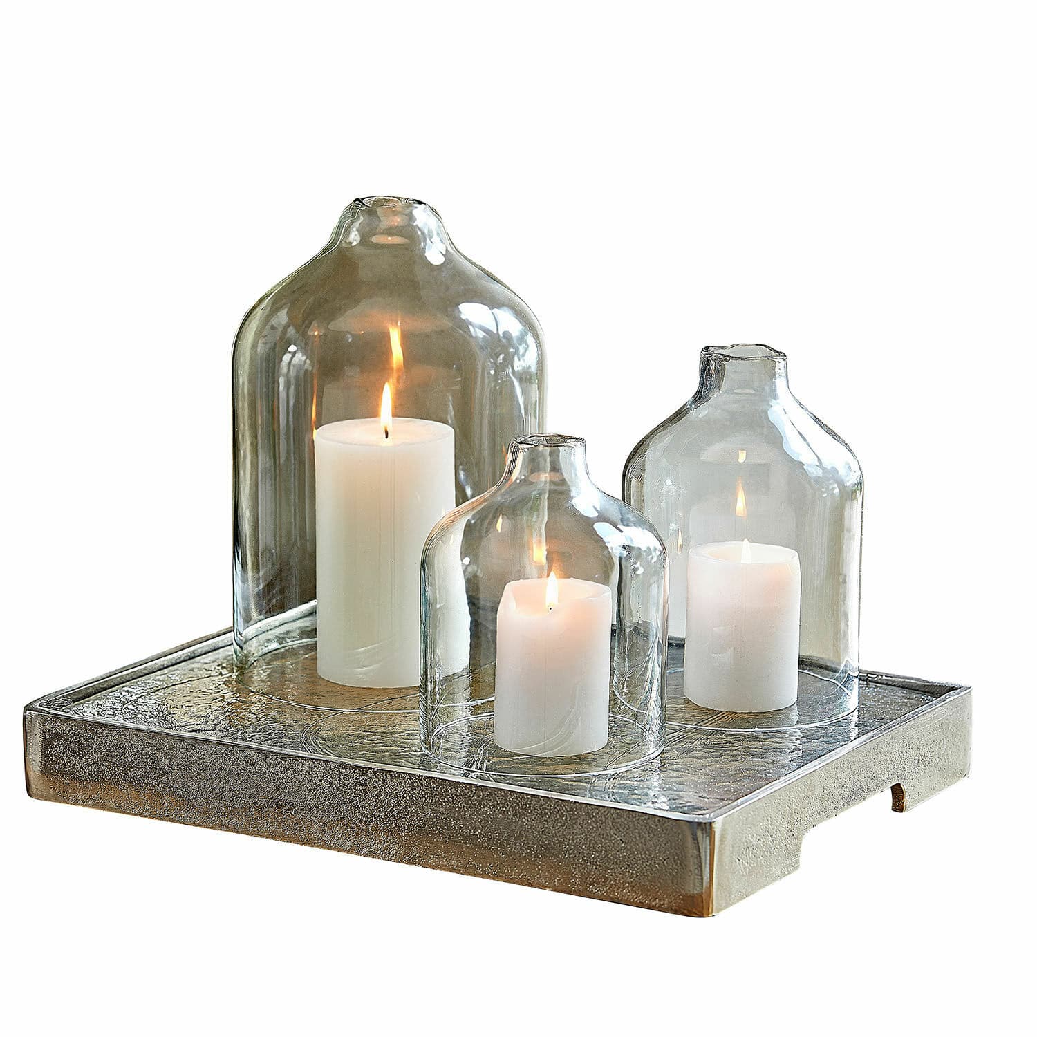 Windlicht 3er Set Xalvent Set aus drei Glas-Kerzenhaltern auf silbernem Metalltablett, stilvolle Wohnraumdekoration