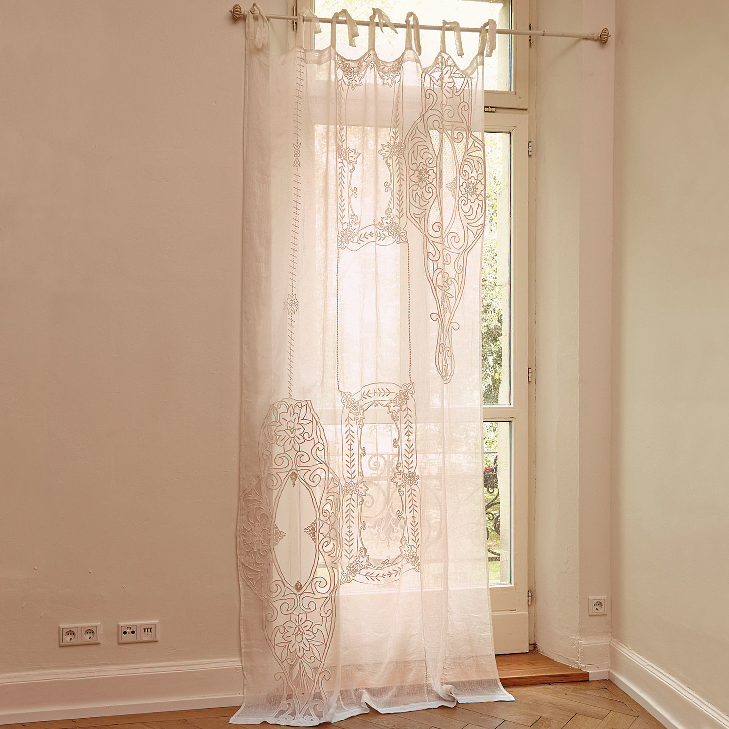 Gardine Plénise Transparenter beiger Vorhang mit besticktem Muster zur Fensterdekoration
