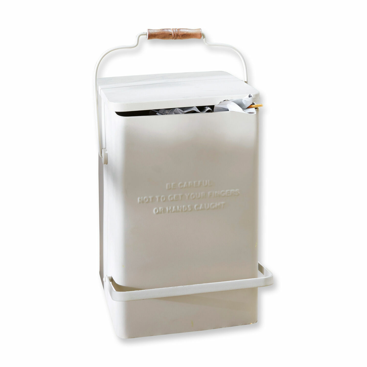 Beiger Metall-Abfalleimer Connoly mit Holzgriff, praktischer Müllbehälter für Haushalt