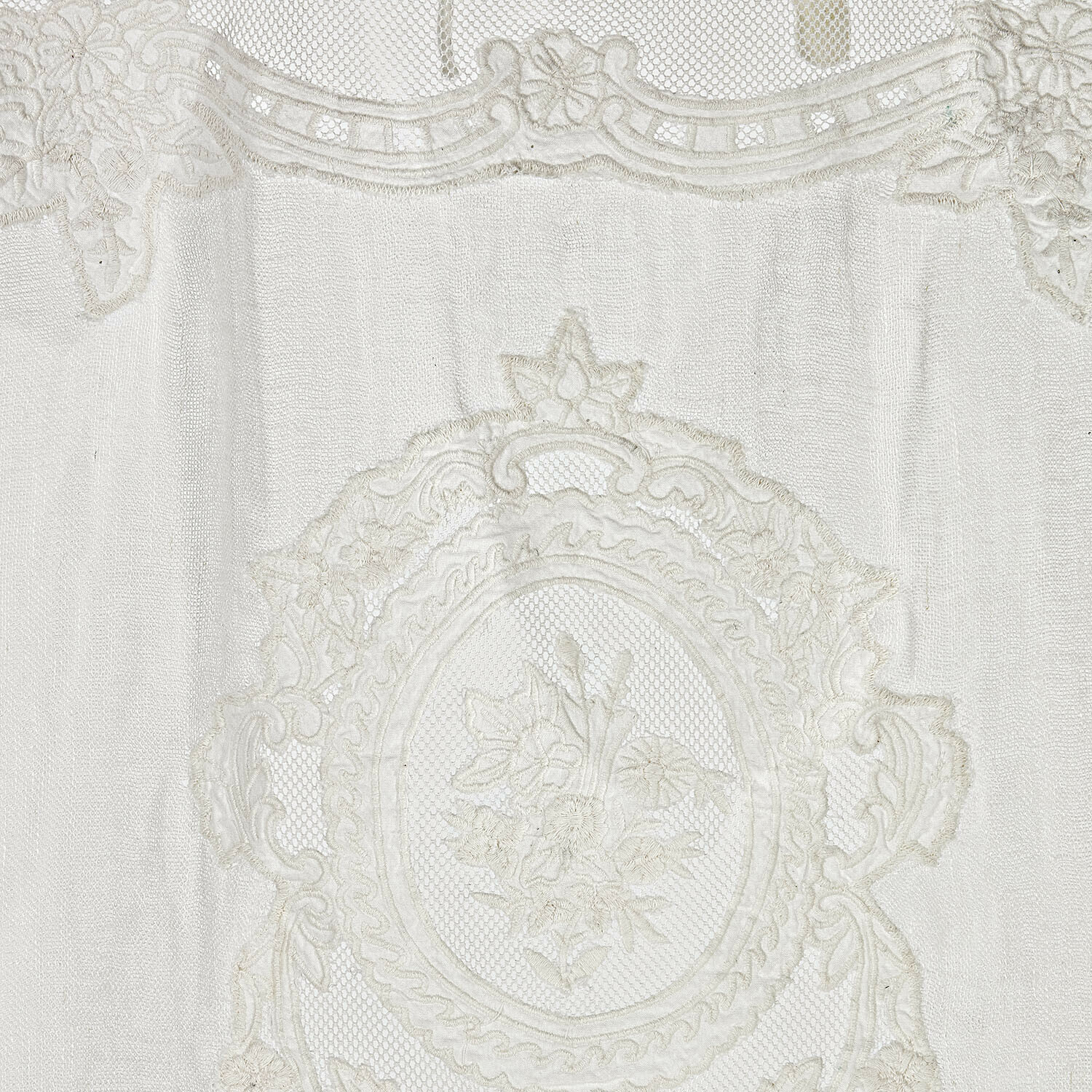 Scheibengardine Mesnay