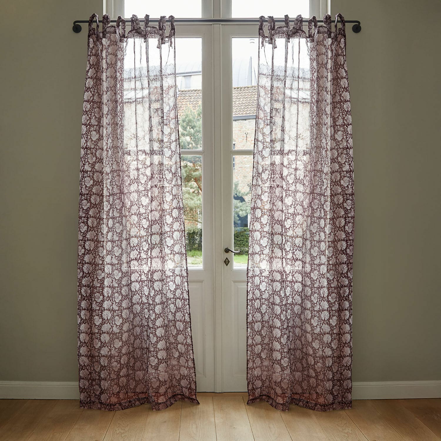 Gardine Jouvenay Transparente bordeauxfarbene Vorhänge mit floralem Muster, leichte Stoffe für Fensterdekoration